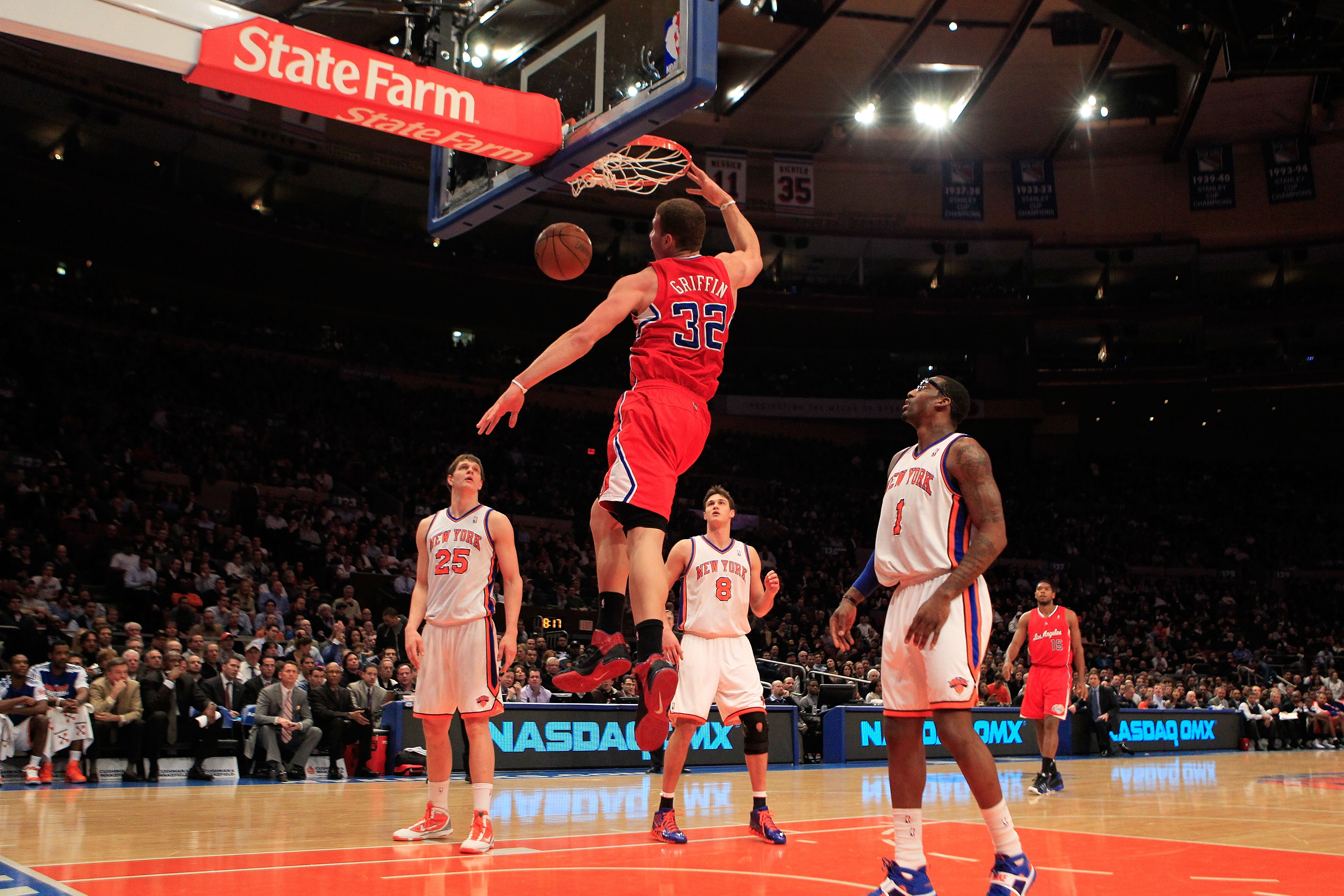 NEW YORK, NY - FEBRUARY 09:  Blake Griffin #32 of the Los Angeles Clippers dunks the ball against the New York Knicks at Madison Square Garden on February 9, 2011 in New York City. NOTE TO USER: User expressly acknowledges and agrees that, by downloading