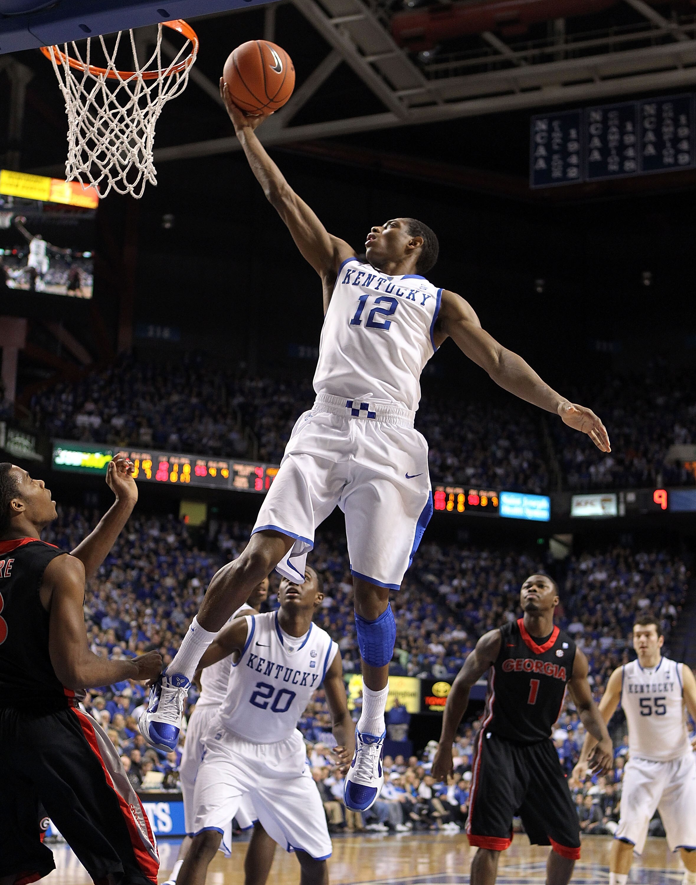 LEXINGTON, KY - JANUARY 29:  Brandon Knight #12 of the Kentucky Wildcats shoots the ball during the SEC game against the Georgia Bulldogs at Rupp Arena on January 29, 2011 in Lexington, Kentucky. Kentucky won 66-60.  (Photo by Andy Lyons/Getty Images)