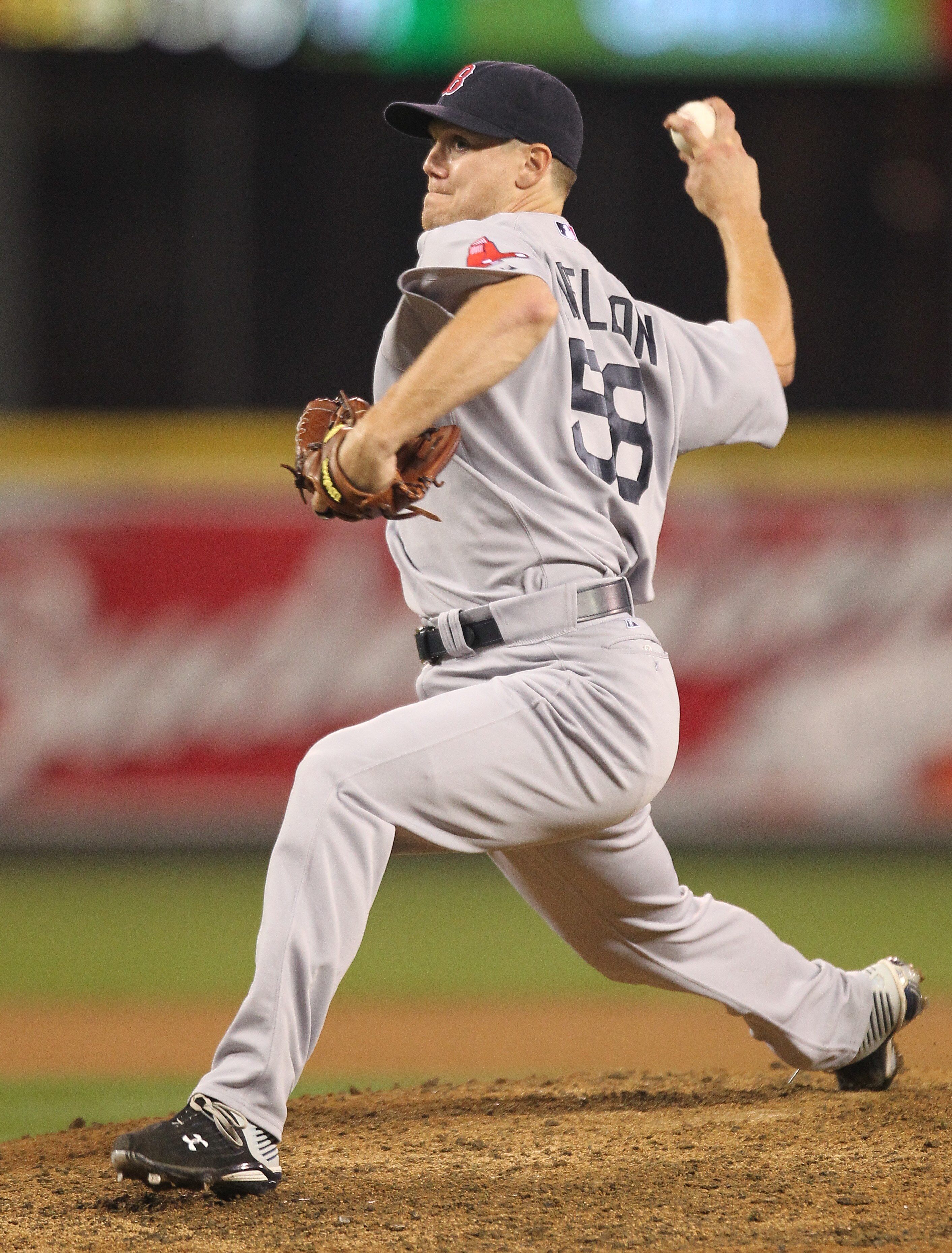 SEATTLE - SEPTEMBER 14:  Closing pitcher Jonathan Papelbon #58 of the Boston Red Sox pitches against the Seattle Mariners at Safeco Field on September 14, 2010 in Seattle, Washington. The Red Sox won 9-6. (Photo by Otto Greule Jr/Getty Images)