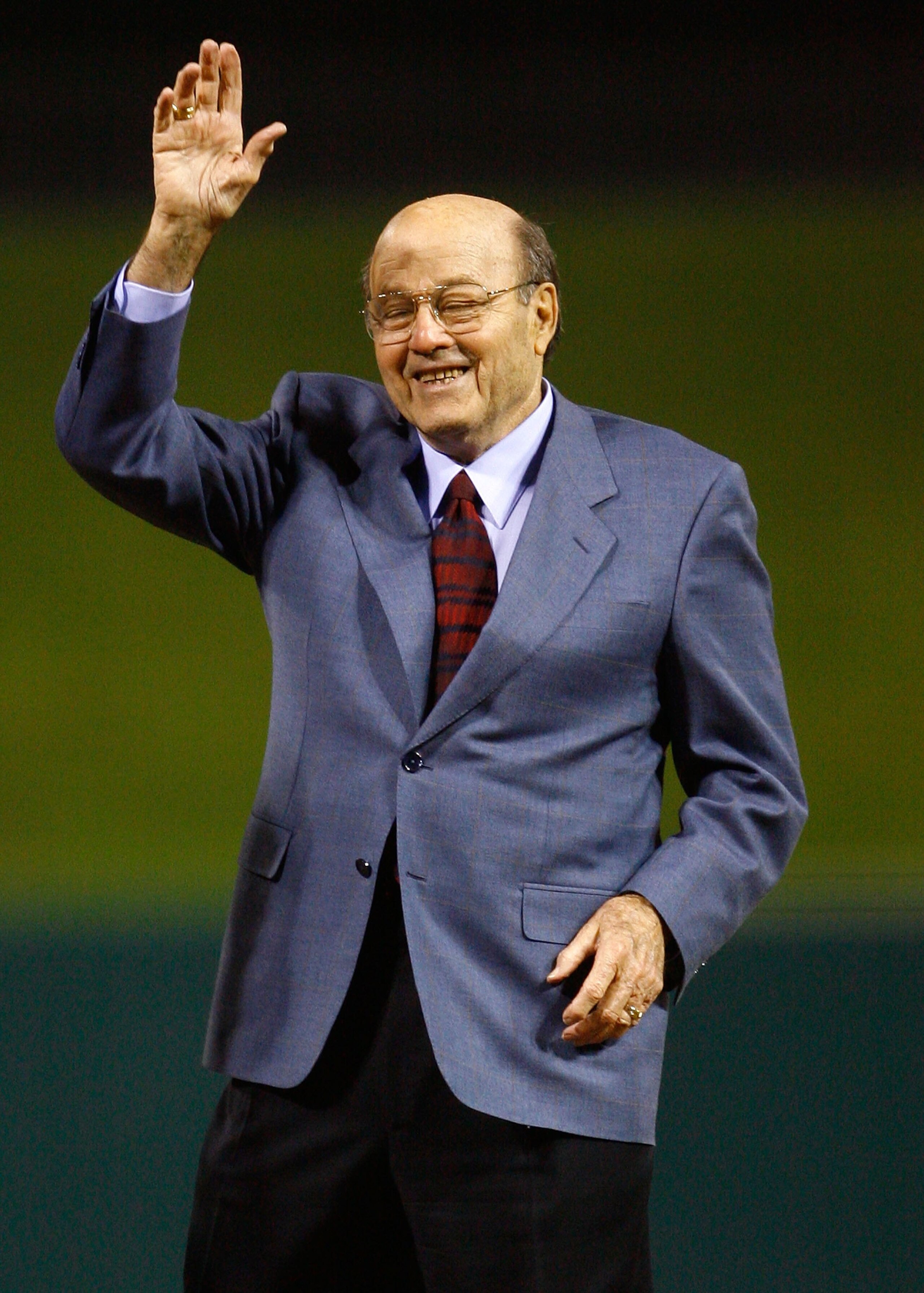 ST LOUIS - OCTOBER 24:  Joe Garagiola acknowledges the fans prior to the start of Game Three of the 2006 World Series against the Detroit Tigers against the St. Louis Cardinals at Busch Stadium on October 24, 2006 in St. Louis, Missouri.  (Photo by Jamie