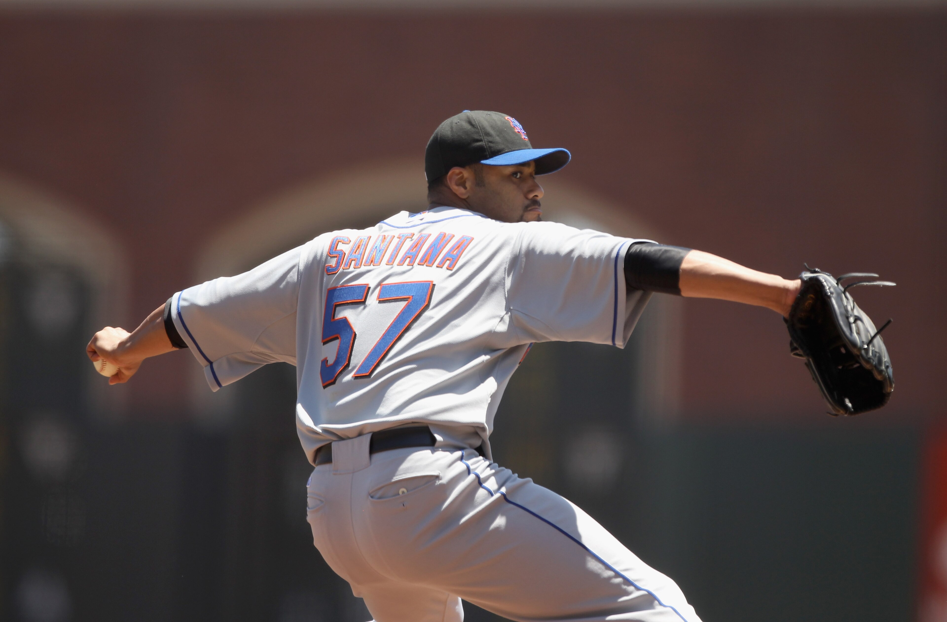 SAN FRANCISCO - JULY 18:  Johan Santana #57 of the New York Mets pitches against the San Francisco Giants at AT&T Park on July 18, 2010 in San Francisco, California.  (Photo by Ezra Shaw/Getty Images)