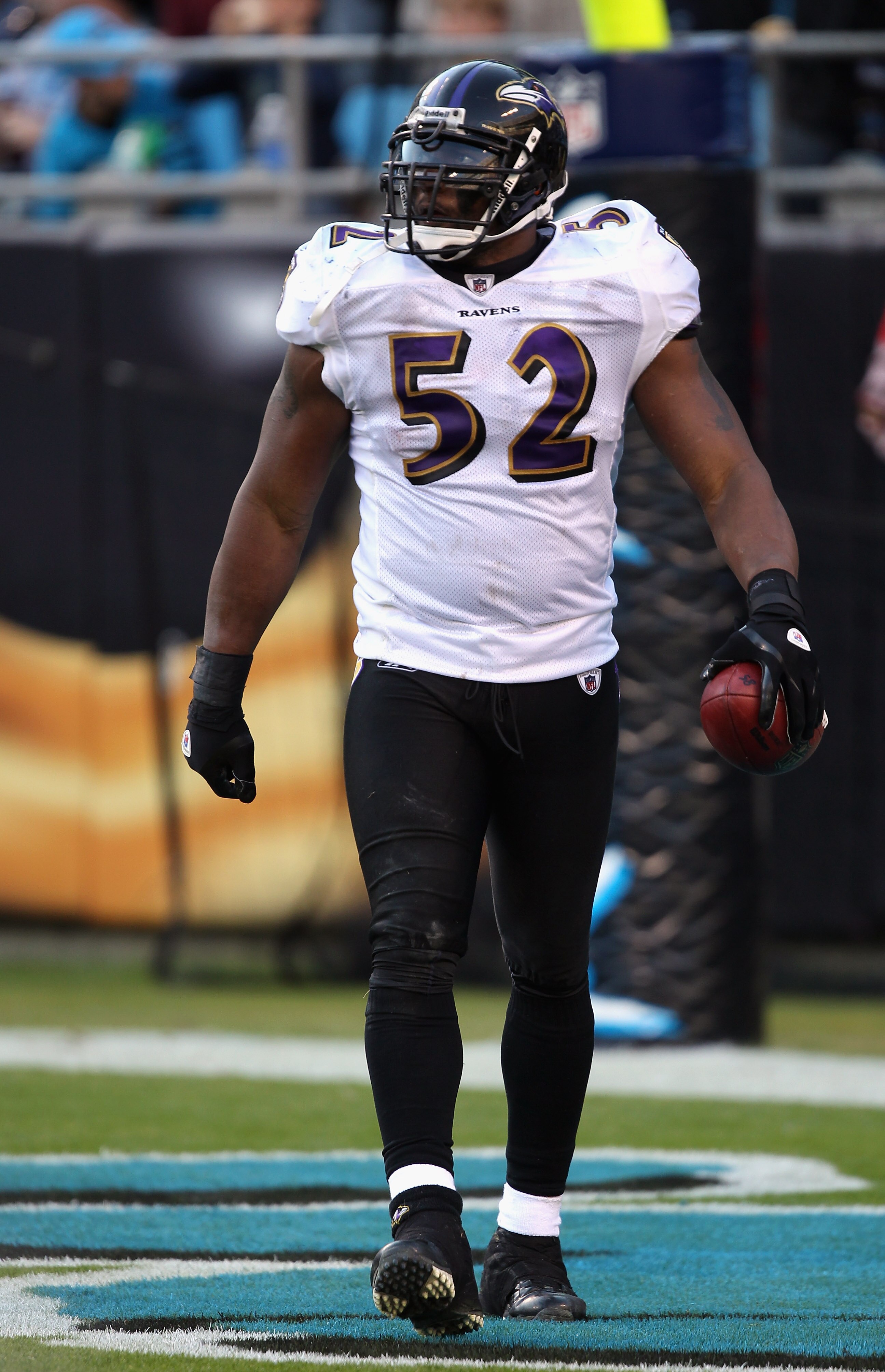 CHARLOTTE, NC - NOVEMBER 21:  Ray Lewis #52 of the Baltimore Ravens against the Carolina Panthers at Bank of America Stadium on November 21, 2010 in Charlotte, North Carolina.  (Photo by Streeter Lecka/Getty Images)
