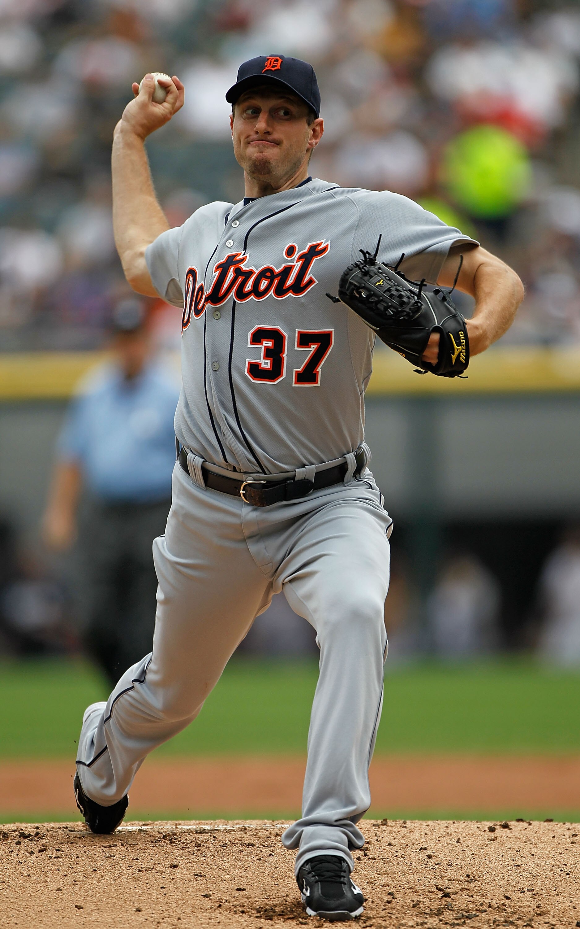 CHICAGO - JUNE 10: Starting pitcher Max Scherzer #37 of the Detriot Tigers pitches against the Chicago White Sox at U.S. Cellular Field on June 10, 2010 in Chicago, Illinois. The White Sox defeated the Tigers 3-0. (Photo by Jonathan Daniel/Getty Images)