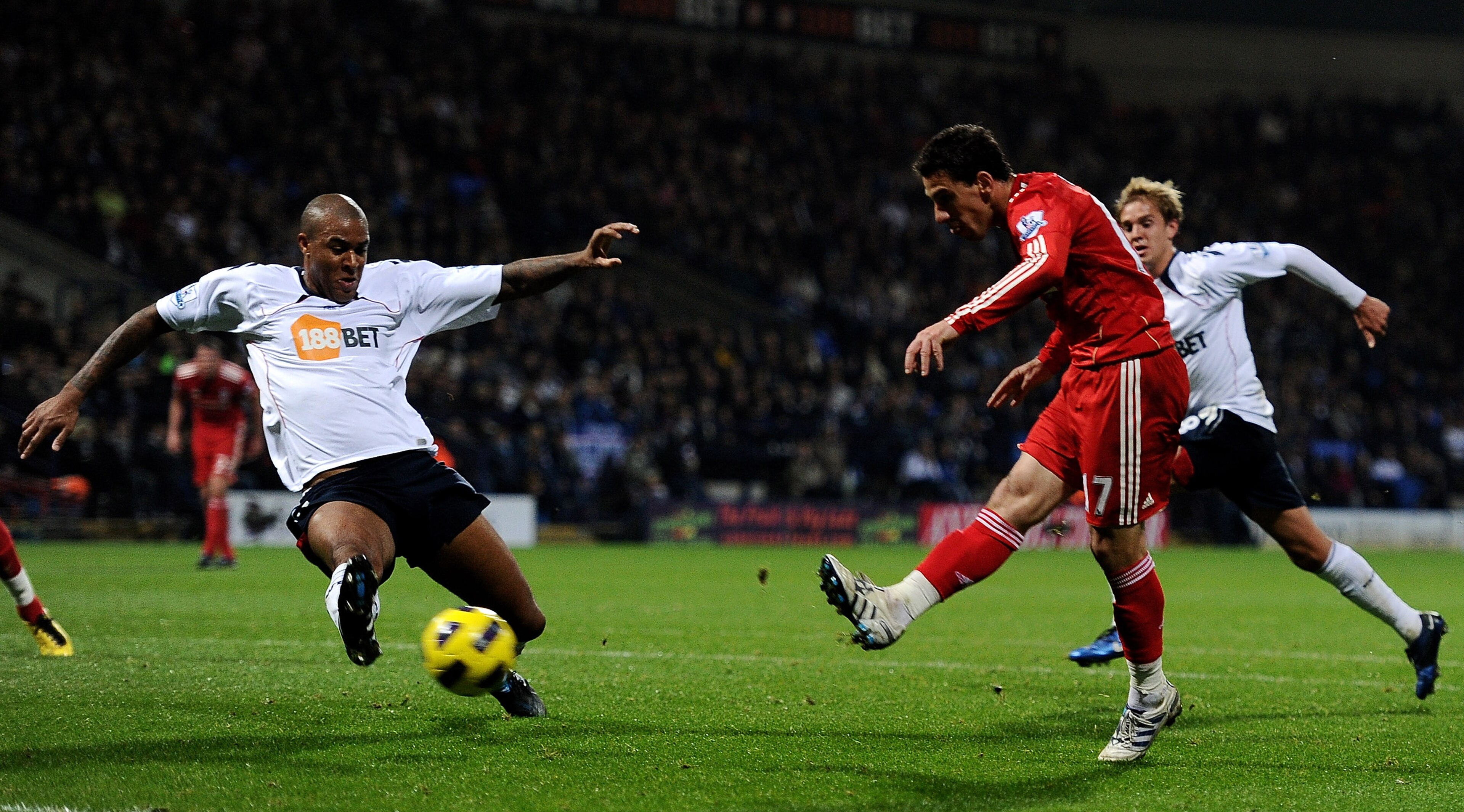 BOLTON, ENGLAND - OCTOBER 31:  Maxi Rodriguez of Liverpool scores the winning goal during the Barclays Premier League match between Bolton Wanderers and Liverpool at the Reebok Stadium on October 31, 2010 in Bolton, England.  (Photo by Laurence Griffiths/