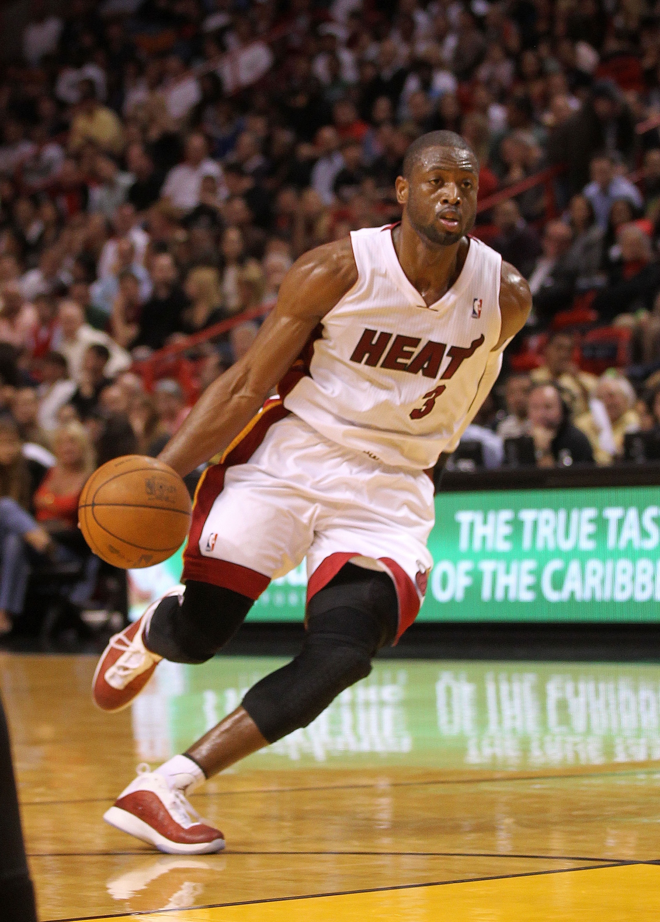 MIAMI, FL - JANUARY 31:  Dwyane Wade #3 of the Miami Heat drives the lane during a game against the Cleveland Cavaliers at American Airlines Arena on January 31, 2011 in Miami, Florida. NOTE TO USER: User expressly acknowledges and agrees that, by downloa