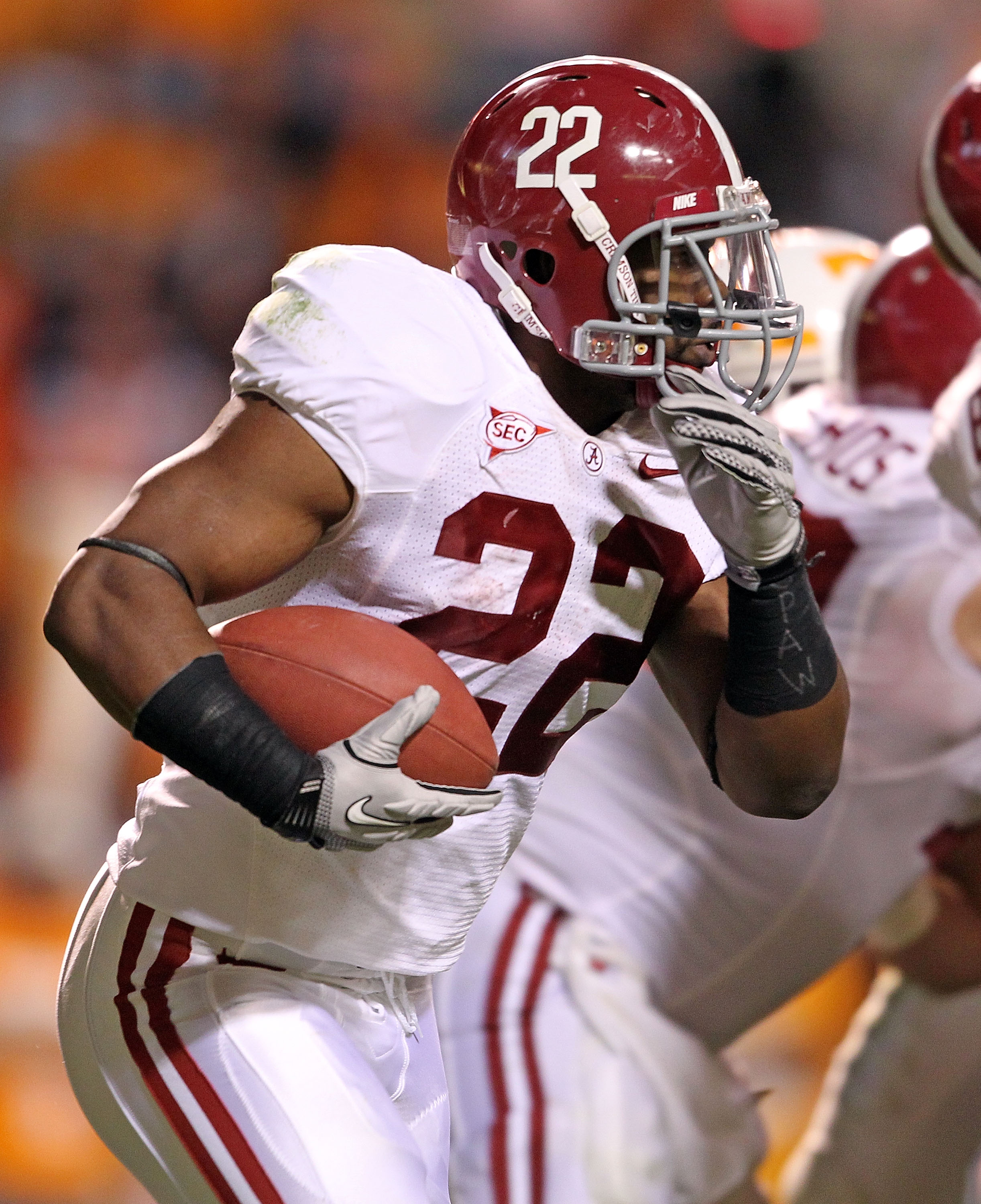 KNOXVILLE, TN - OCTOBER 23:  Mark Ingram #22 of the Alabama Crimson Tide runs with the ball during the SEC game against the Tennessee Volunteers at Neyland Stadium on October 23, 2010 in Knoxville, Tennessee.  (Photo by Andy Lyons/Getty Images)