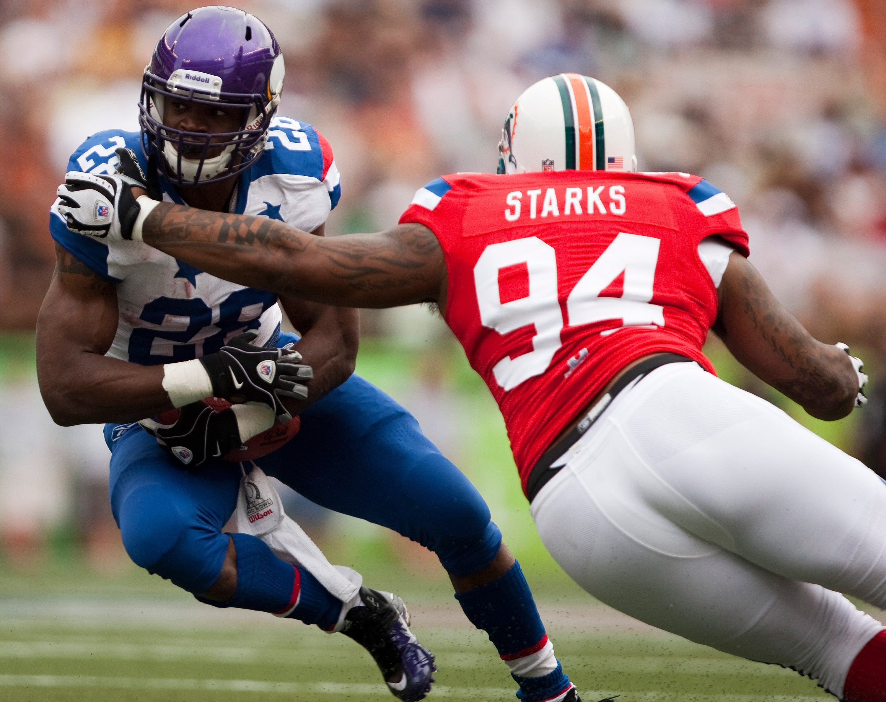 HONOLULU - JANUARY 30:  Antoine Winfield, #26 of the Minnesota Vikings during the 2011 NFL Pro Bowl against the American Football Conference (AFC) at Aloha Stadium on January 30, 2011 in Honolulu, Hawaii.  (Photo by Kent Nishimura/Getty Images)
