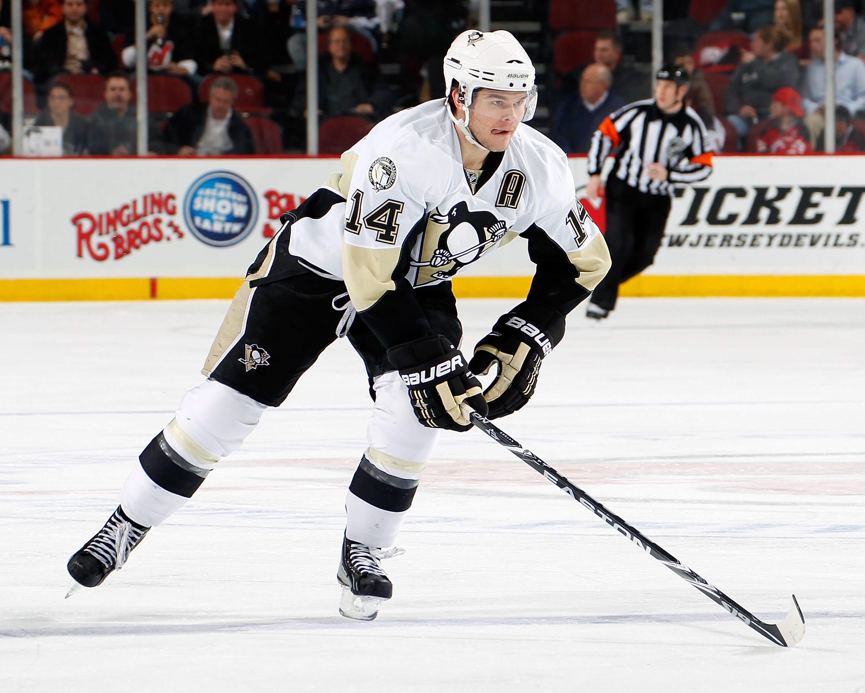NEWARK, NJ - JANUARY 20:  Chris Kunitz #14 of the Pittsburgh Penguins skates during an NHL hockey game against the New Jersey Devils at the Prudential Center on January 20, 2011 in Newark, New Jersey.  (Photo by Paul Bereswill/Getty Images)