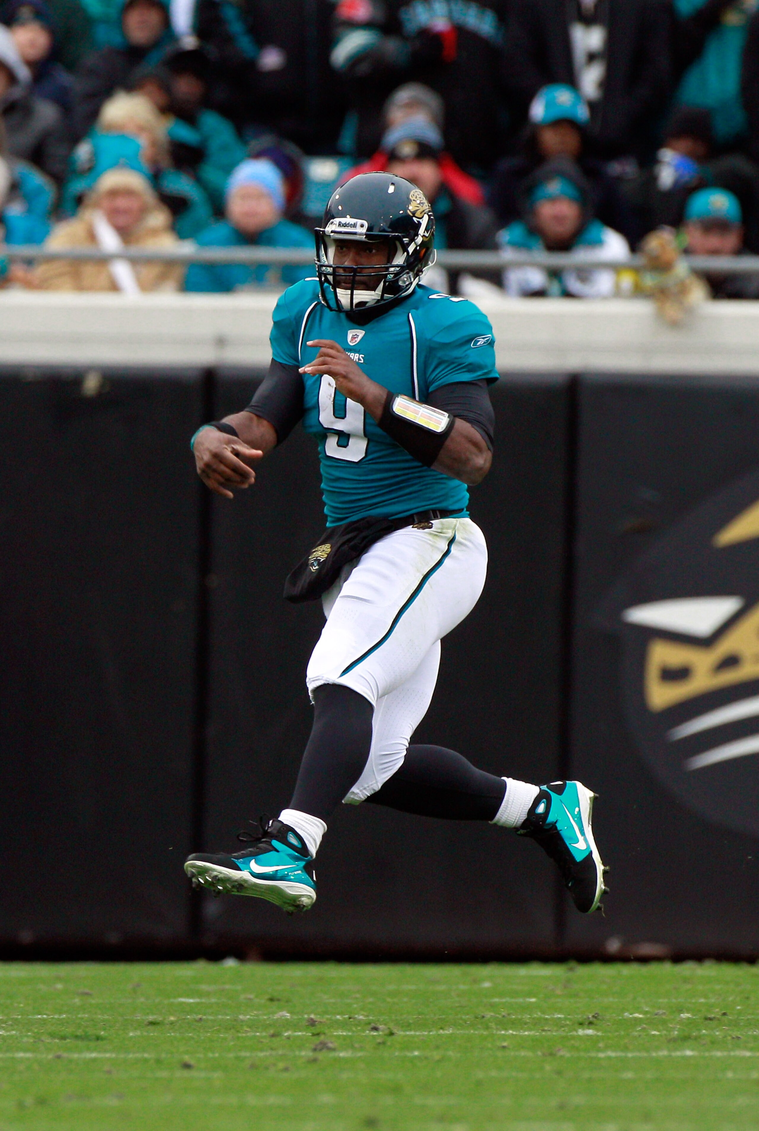 JACKSONVILLE, FL - DECEMBER 26: Quarterback David Garrard #9 of the Jacksonville Jaguars attempts a pass during the game against the Washington Redskins at EverBank Field on December 26, 2010 in Jacksonville, Florida. (Photo by Sam Greenwood/Getty Image JACKSONVILLE, FL - DECEMBER 26: Quarterback David Garrard #9 of the Jacksonville Jaguars attempts a pass during the game against the Washington Redskins at EverBank Field on December 26, 2010 in Jacksonville, Florida. (Photo by Sam Greenwood/Getty Image