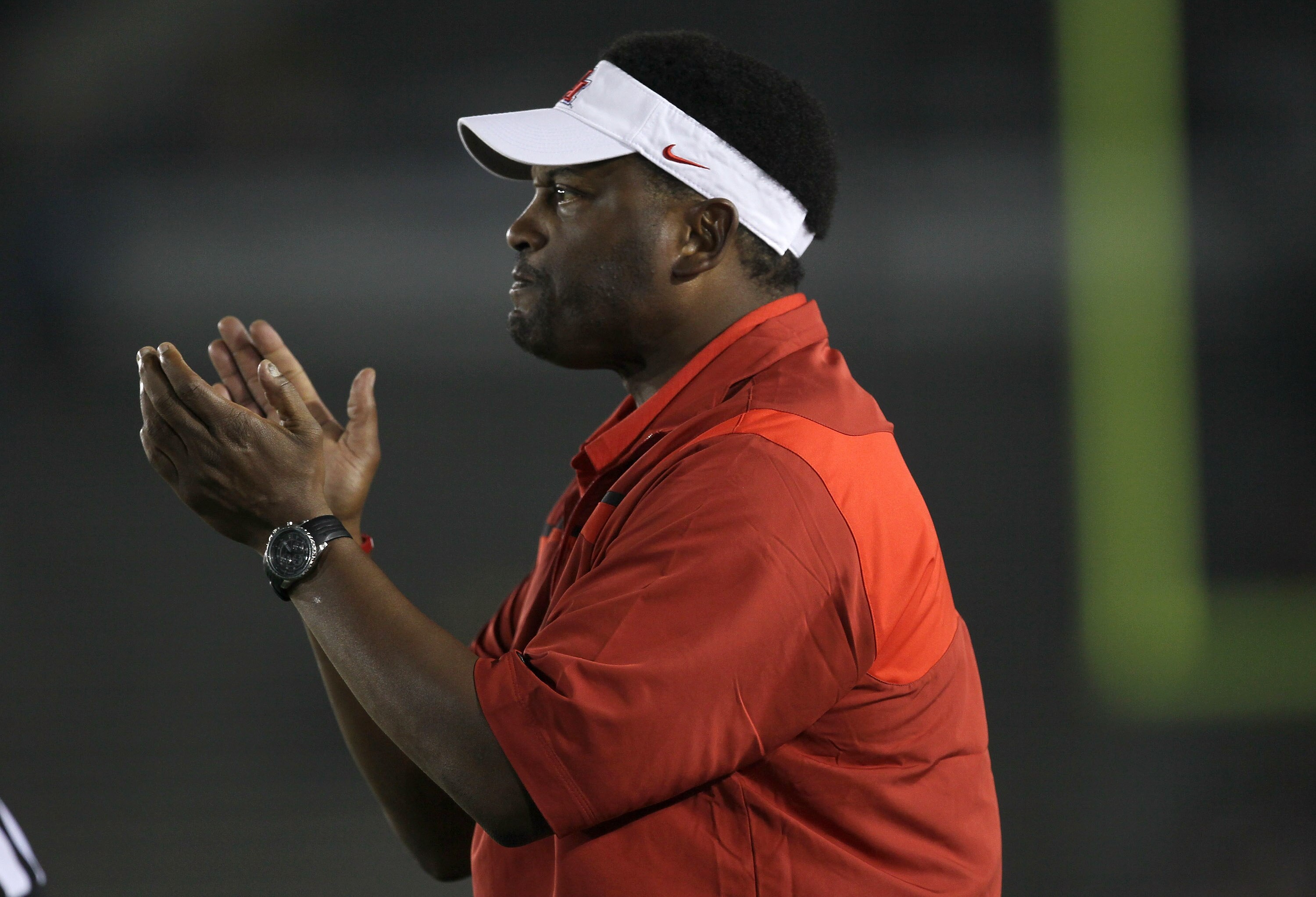 PASADENA, CA - SEPTEMBER 18:  Head coach Kevin Sumlin of the Houston Cougars on the sidelines in the game with the UCLA Bruins at the Rose Bowl on September 18, 2010 in Pasadena, California.  (Photo by Stephen Dunn/Getty Images)