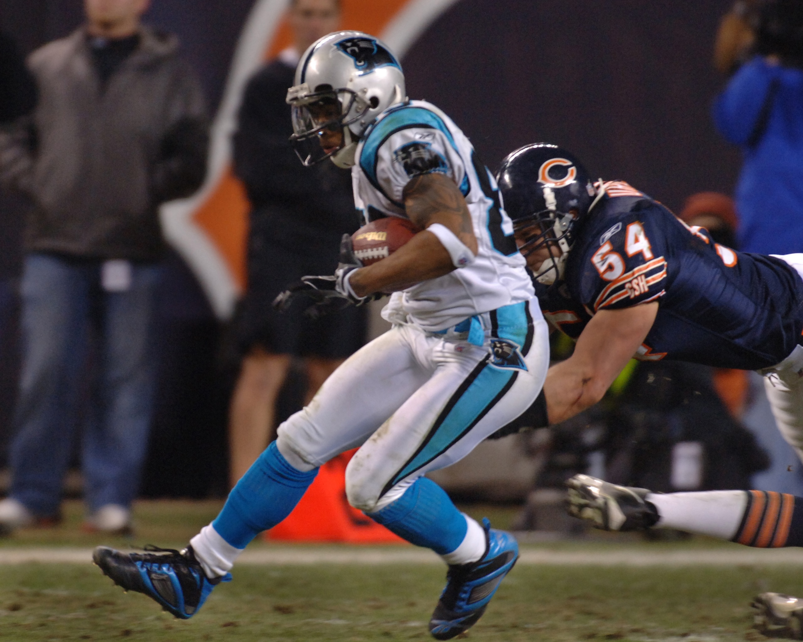 Carolina Panthers wide receiver Steve Smith grabs a pass during an NFC divisional playoff game against the Chicago Bears January 15, 2006 at Soldier Field, Chicago. The Panthers defeated the Bears 29 - 21. (Photo by Al Messerschmidt/Getty Images) Carolina Panthers wide receiver Steve Smith grabs a pass during an NFC divisional playoff game against the Chicago Bears January 15, 2006 at Soldier Field, Chicago. The Panthers defeated the Bears 29 - 21. (Photo by Al Messerschmidt/Getty Images)