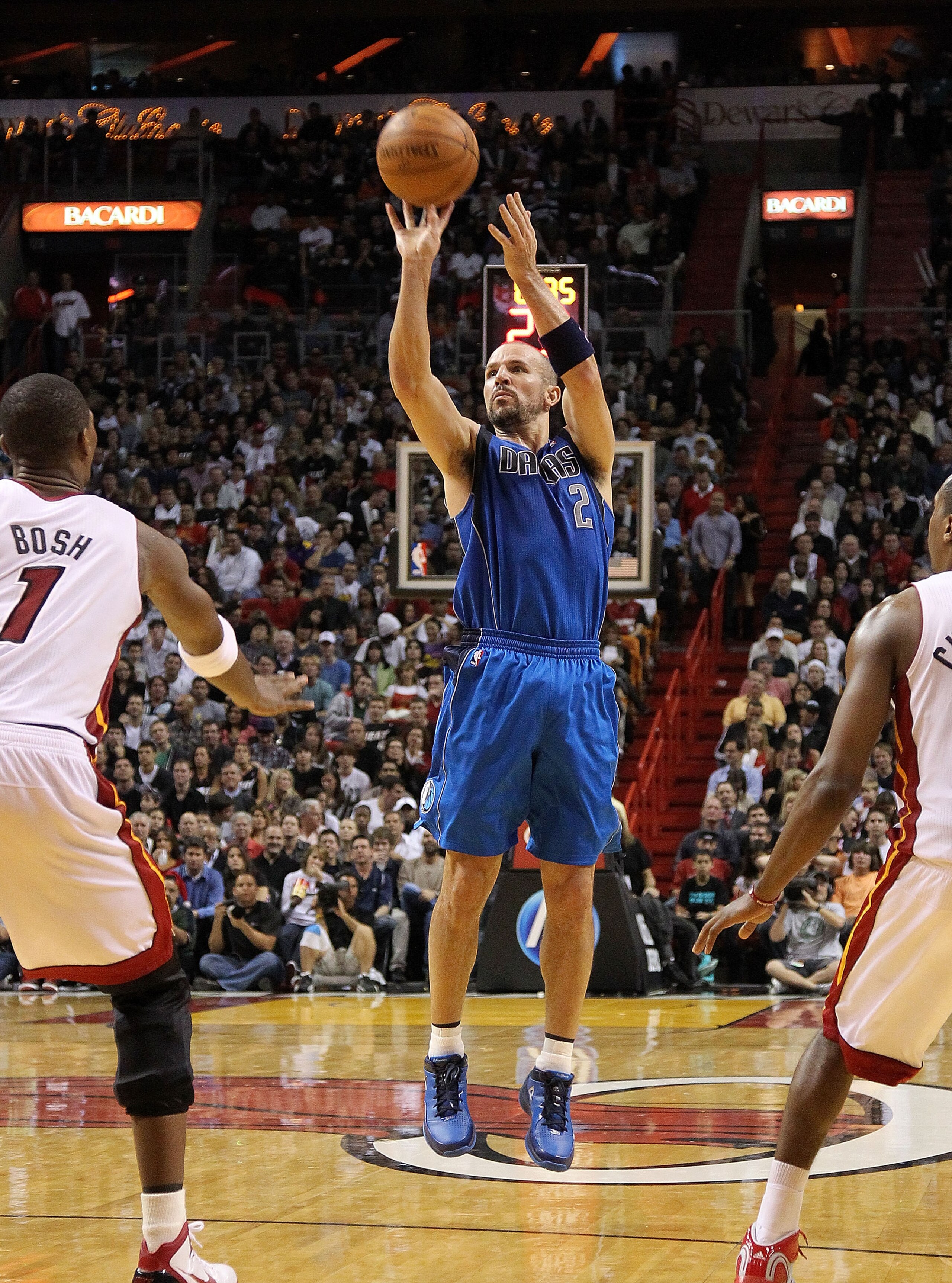 MIAMI, FL - DECEMBER 20:  Jason Kidd #2 of the Dallas Mavericks shoots the ball during a game against the Miami Heat at American Airlines Arena on December 20, 2010 in Miami, Florida. NOTE TO USER: User expressly acknowledges and agrees that, by downloadi