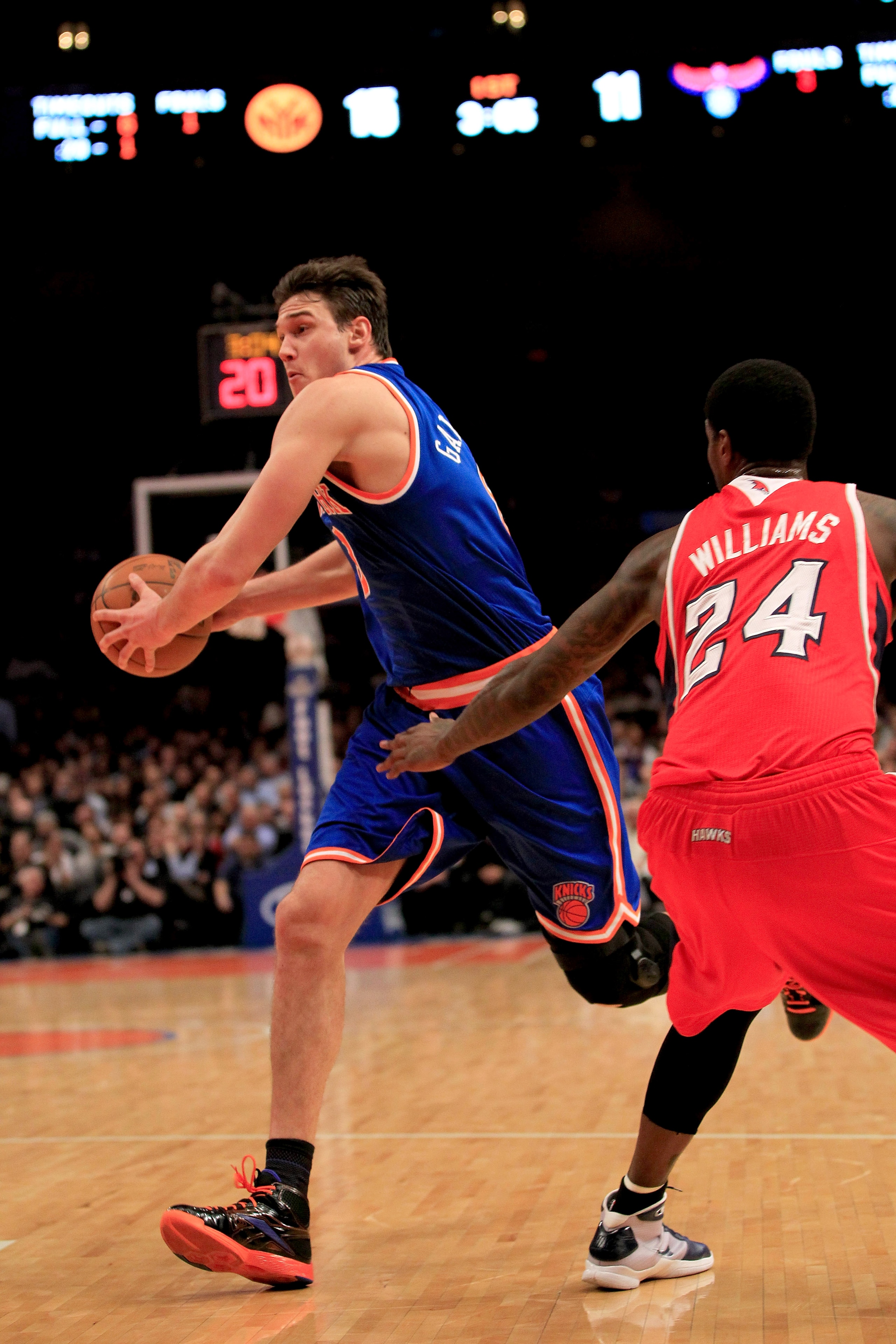 NEW YORK, NY - FEBRUARY 16: Danilo Gallinari #8 of the New York Knicks protects the ball from the Atlanta Hawks at Madison Square Garden on February 16, 2011 in New York City. NOTE TO USER: User expressly acknowledges and agrees that, by downloading and/ NEW YORK, NY - FEBRUARY 16: Danilo Gallinari #8 of the New York Knicks protects the ball from the Atlanta Hawks at Madison Square Garden on February 16, 2011 in New York City. NOTE TO USER: User expressly acknowledges and agrees that, by downloading and/