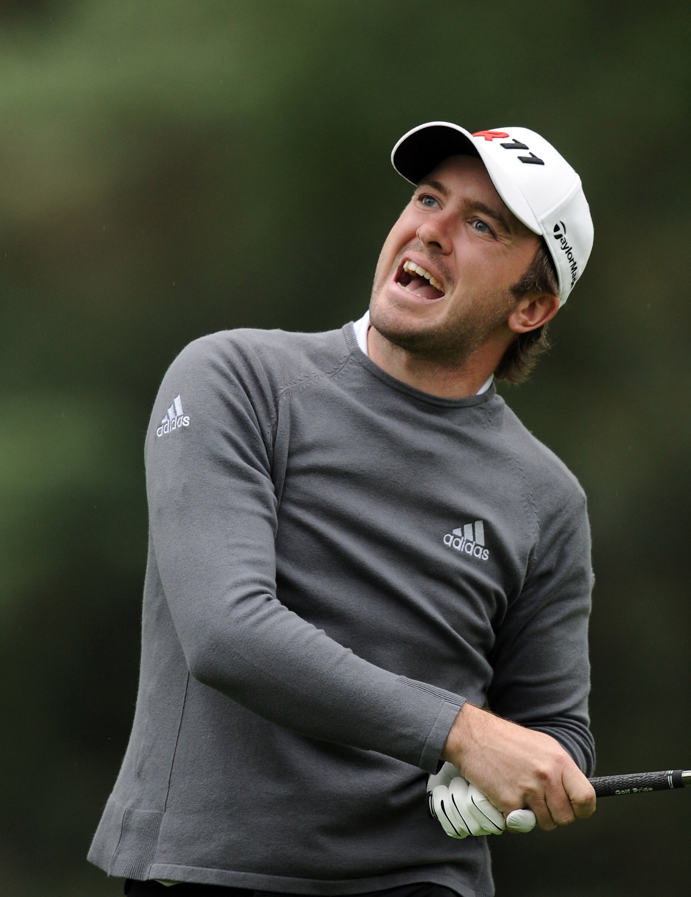 PACIFIC PALISADES, CA - FEBRUARY 18:  Martin Laird of Scotland reacts to his tee shot on the ninth hole during the second round of the Northern Trust Open at the Riviera Country Club on February 18, 2011 in Pacific Palisades, California.  (Photo by Harry