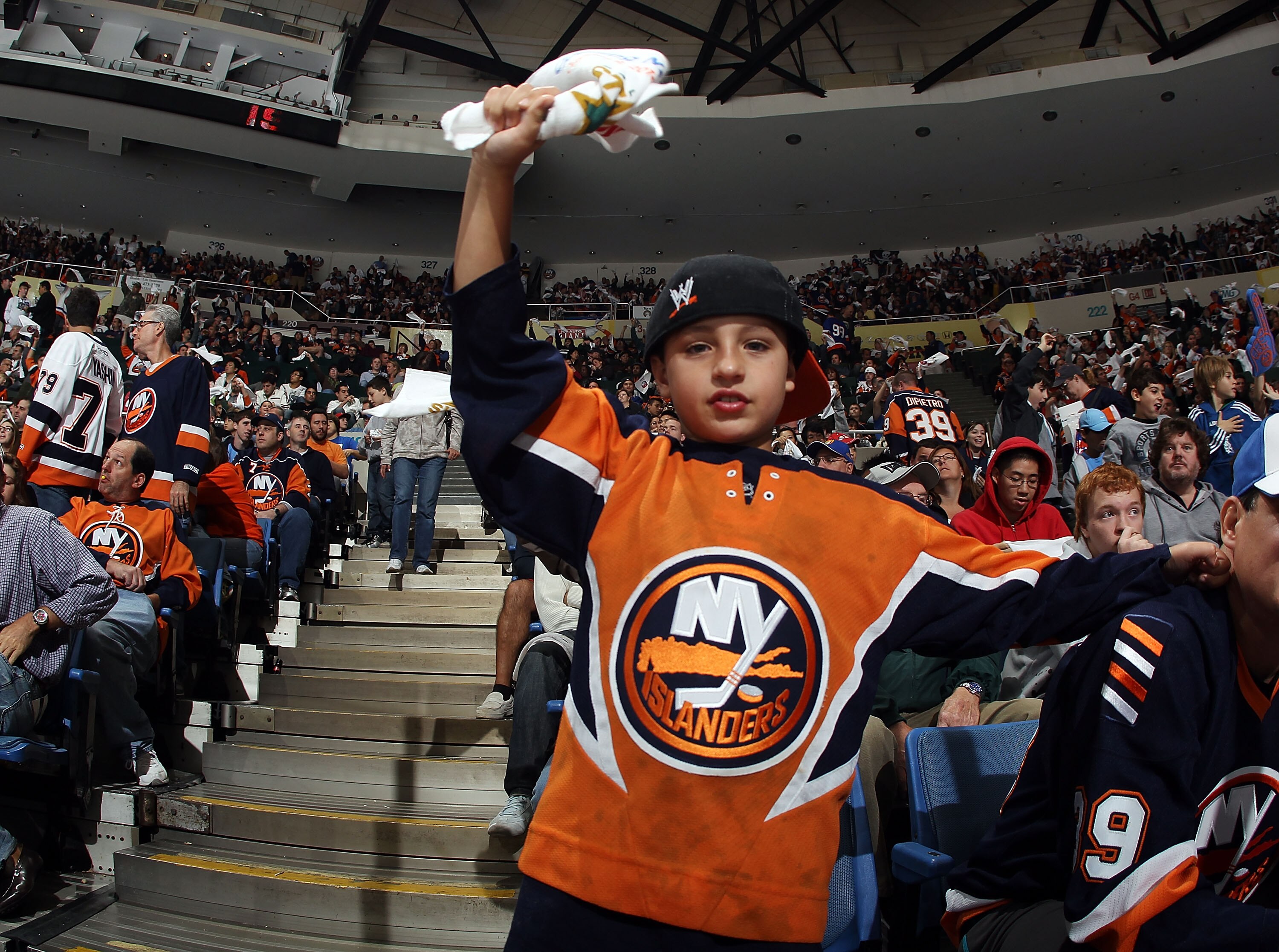 UNIONDALE, NY - OCTOBER 09:  Fan at the game between the New York Islanders and Dallas Stars at the Nassau Coliseum on October 9, 2010 in Uniondale, New York.  (Photo by Bruce Bennett/Getty Images)