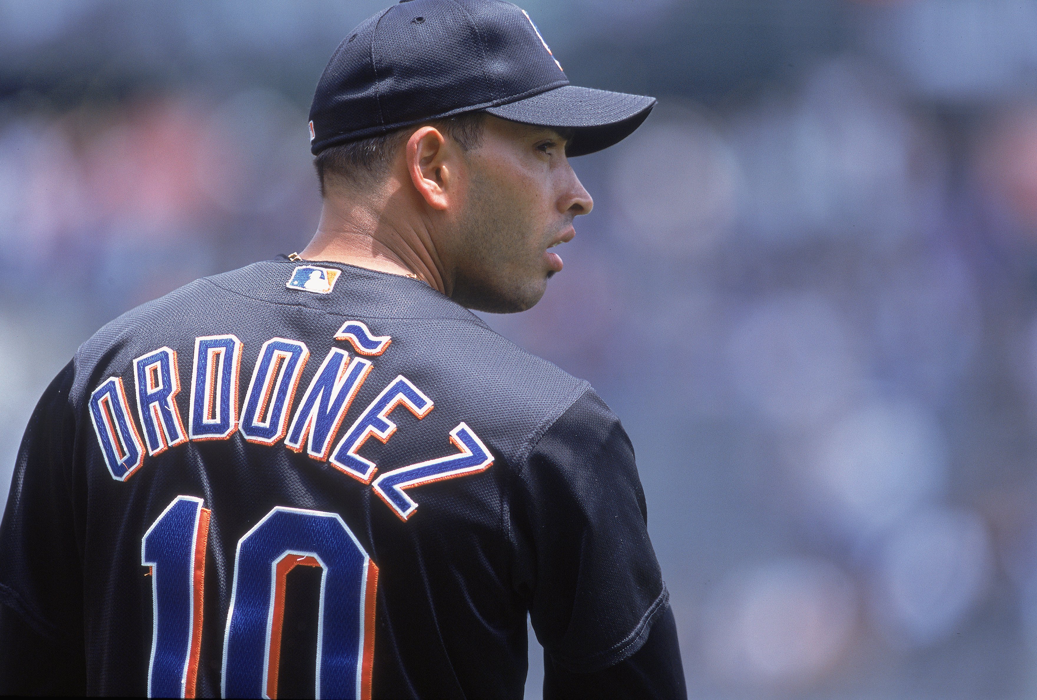 12 May 2001:  Ray Ordonez #10 of the New York Mets looks on during the game against the San Francisco Giants at Pac Bell Park in San Francisco, Califirnia. The Giants defeated the Mets 10-3.Mandatory Credit: Jeff Gross  /Allsport