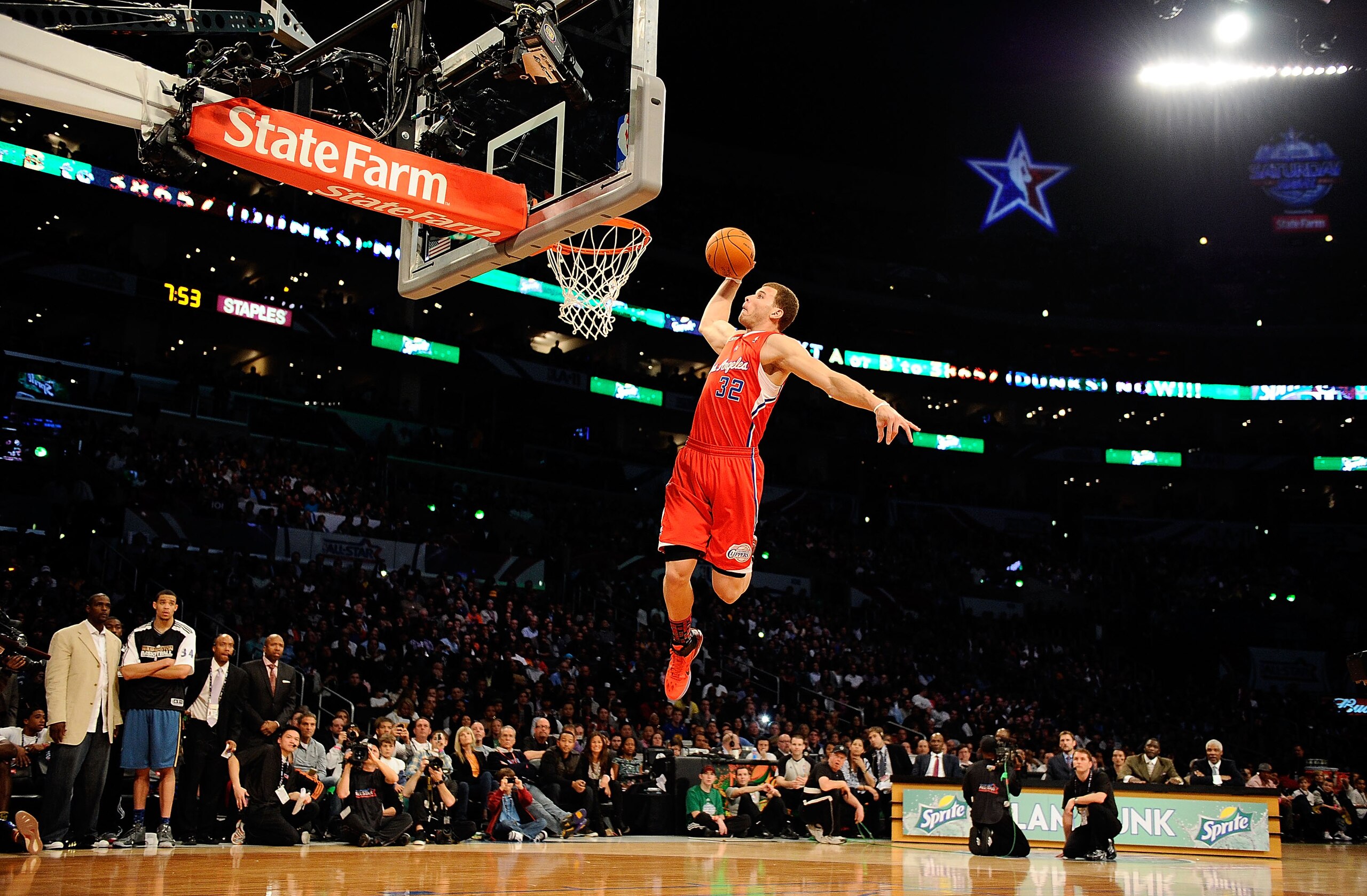 LOS ANGELES, CA - FEBRUARY 19: Blake Griffin #32 of the Los Angeles Clippers goes up for a dunk in the Sprite Slam Dunk Contest apart of NBA All-Star Saturday Night at Staples Center on February 19, 2011 in Los Angeles, California. NOTE TO USER: User exp LOS ANGELES, CA - FEBRUARY 19: Blake Griffin #32 of the Los Angeles Clippers goes up for a dunk in the Sprite Slam Dunk Contest apart of NBA All-Star Saturday Night at Staples Center on February 19, 2011 in Los Angeles, California. NOTE TO USER: User exp
