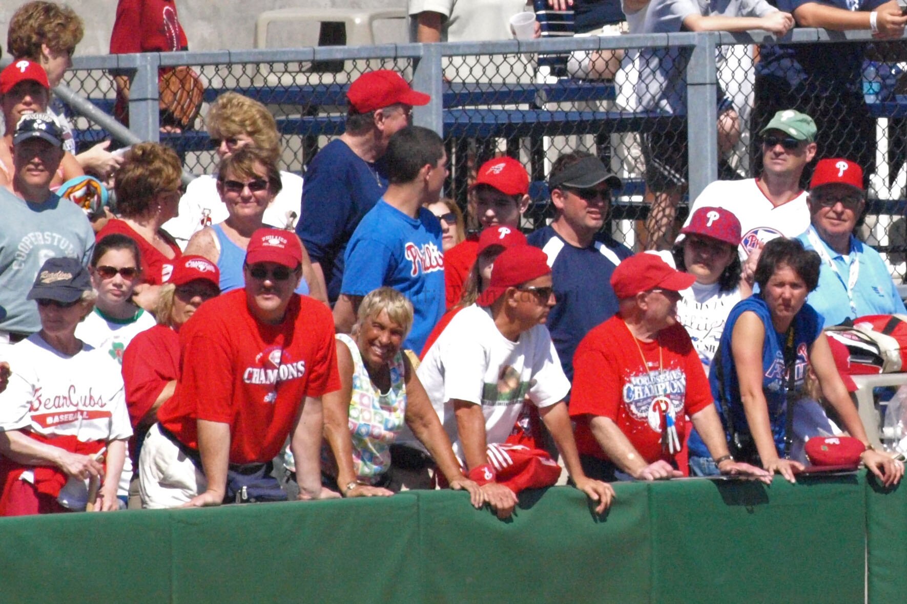 Fans in Clearwater wait for autographs / Jenn Zambri
