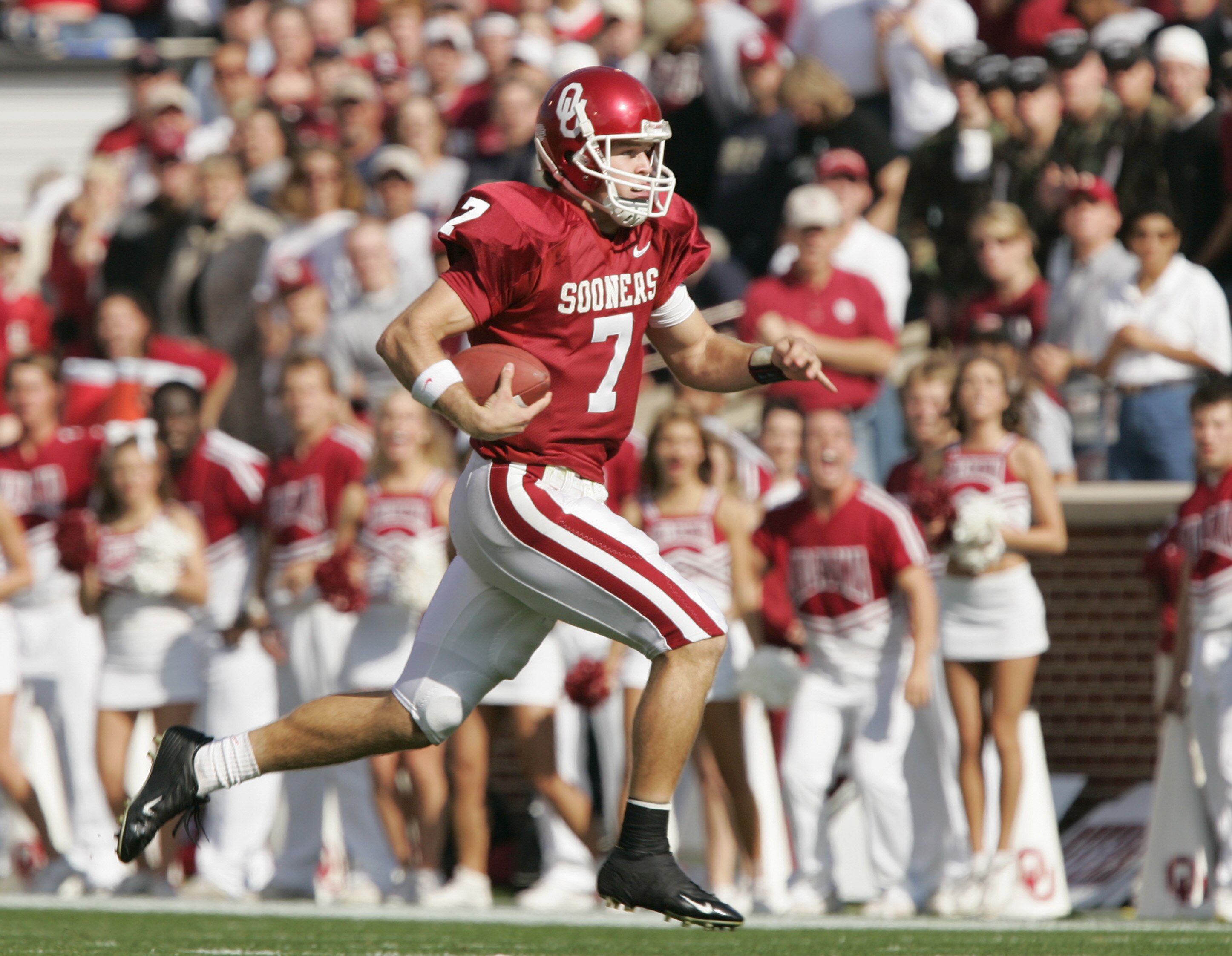 NORMAN, OK - NOVEMBER 12:  Rhett Bomar #7 of the Oklahoma Sooners runs the ball during the game against the Texas A&M Aggies on November 12, 2005 at Memorial Stadium in Norman, Oklahoma.  The Sooners won 36-30.  (Photo by Brian Bahr/Getty Images)