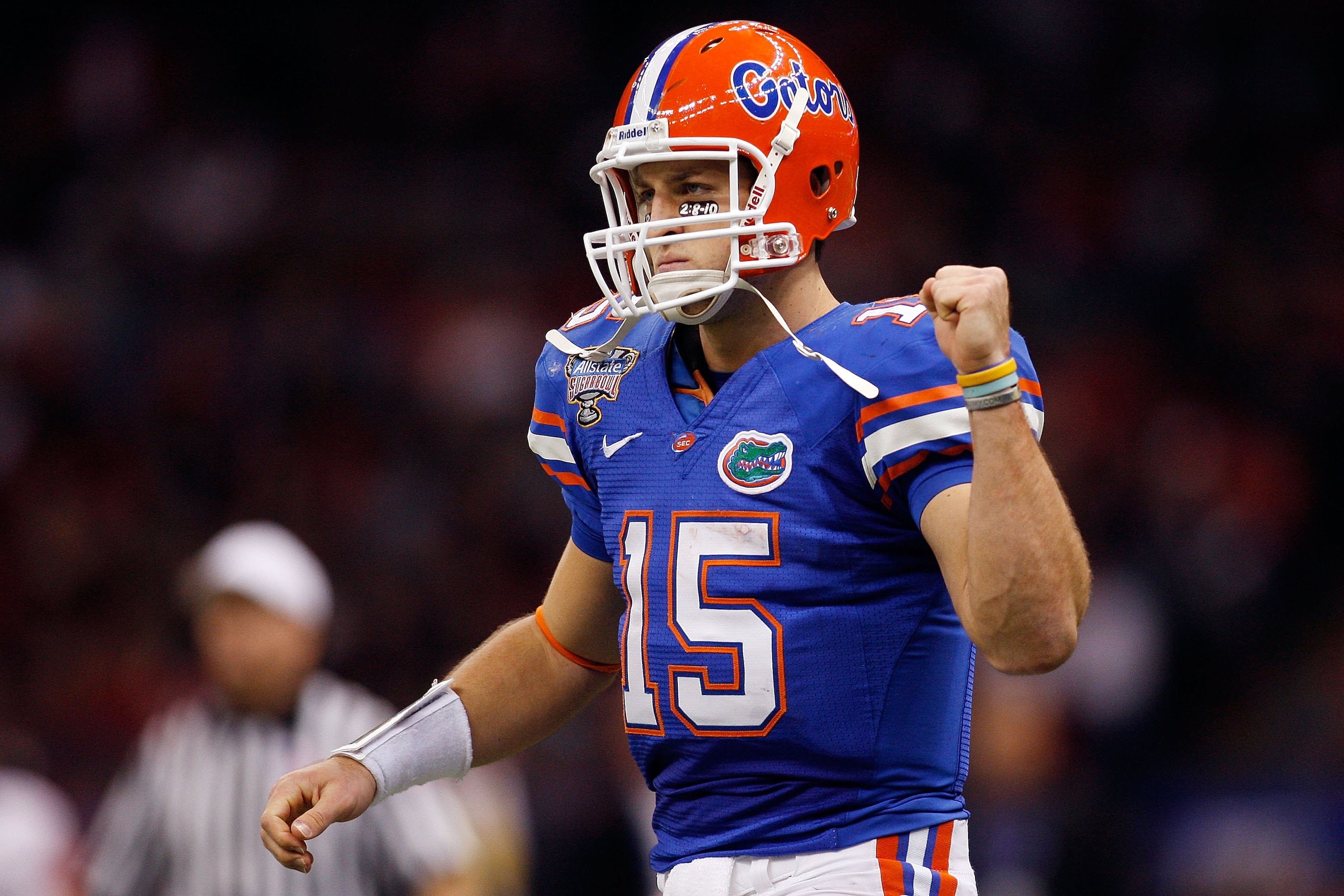 NEW ORLEANS - JANUARY 01:  Tim Tebow #15 of the Florida Gators reacts after a touchdown against the Cincinnati Bearcats during the Allstate Sugar Bowl at the Louisana Superdome on January 1, 2010 in New Orleans, Louisiana.  (Photo by Chris Graythen/Getty
