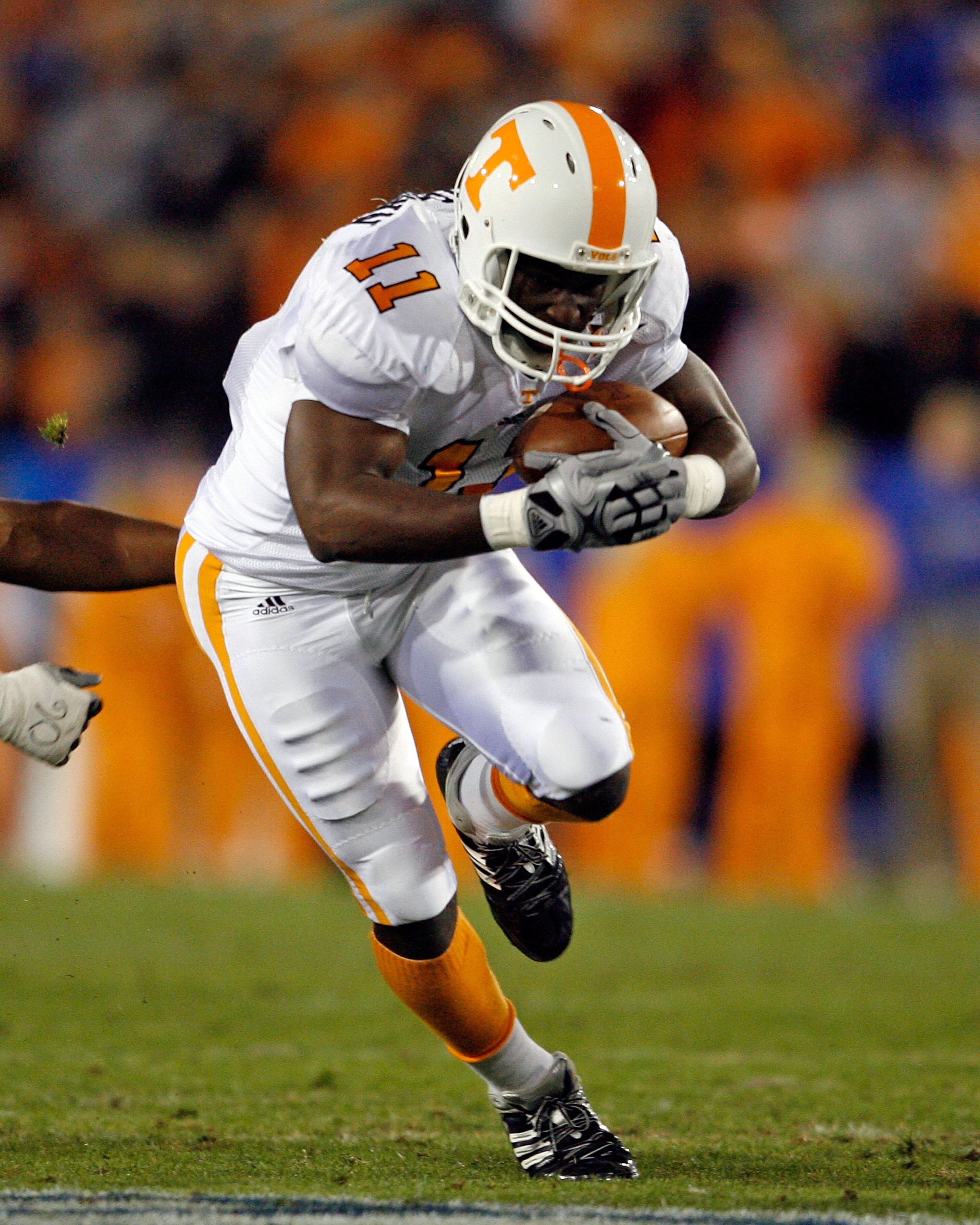 LEXINGTON, KY - NOVEMBER 28: Bryce Brown #11 of the Tennessee Volunteers runs with the ball during the SEC game against the Kentucky Wildcats at Commonwealth Stadium on November 28, 2009 in Lexington, Kentucky. (Photo by Andy Lyons/Getty Images) LEXINGTON, KY - NOVEMBER 28: Bryce Brown #11 of the Tennessee Volunteers runs with the ball during the SEC game against the Kentucky Wildcats at Commonwealth Stadium on November 28, 2009 in Lexington, Kentucky. (Photo by Andy Lyons/Getty Images)