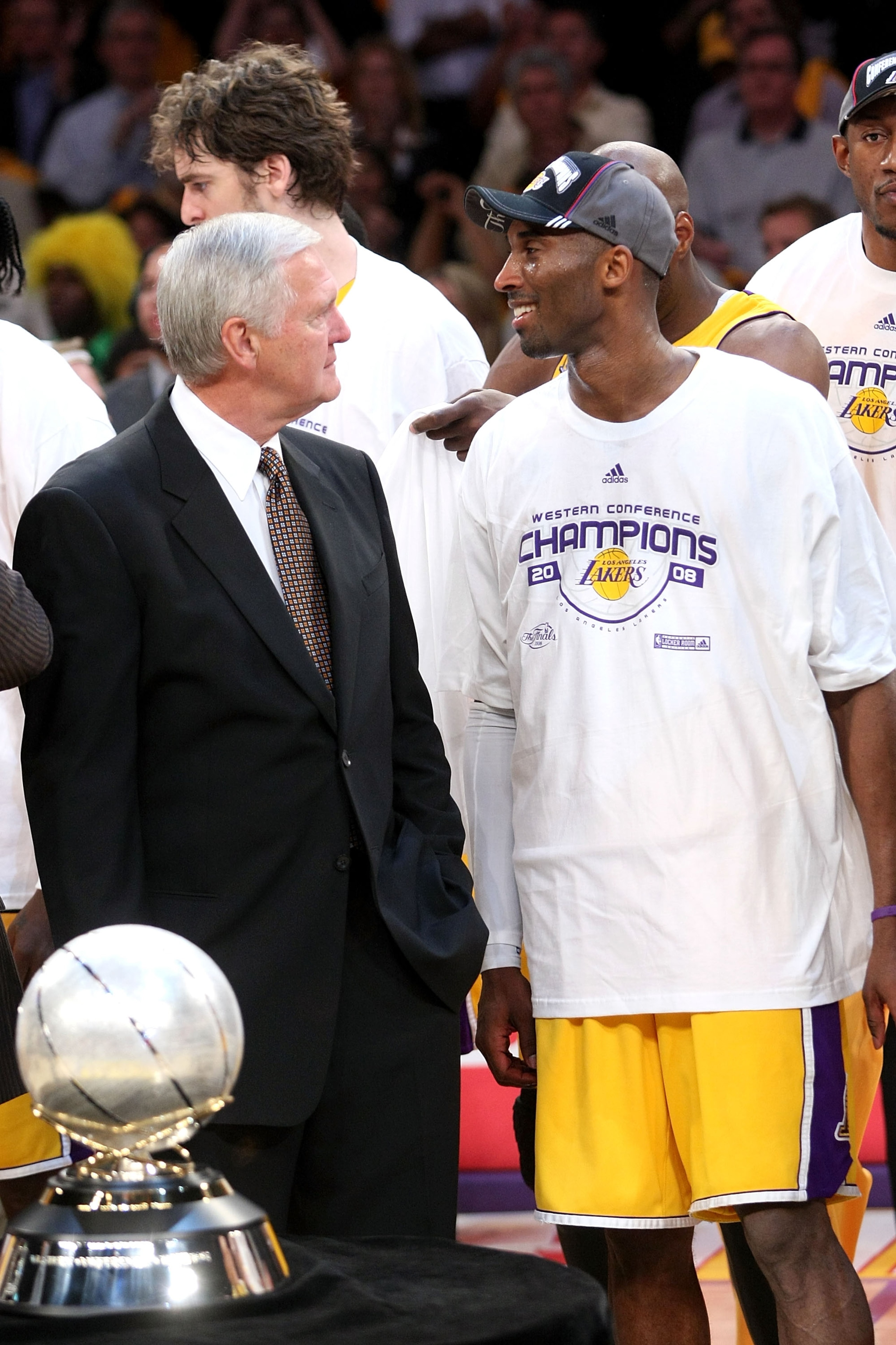 LOS ANGELES, CA - MAY 29:  Los Angeles Lakers legend Jerry West and Kobe Bryant #24 of the Los Angeles Lakers smiles after defeating the San Antonio Spurs in Game Five of the Western Conference Finals during the 2008 NBA Playoffs on May 29, 2008 at Staple