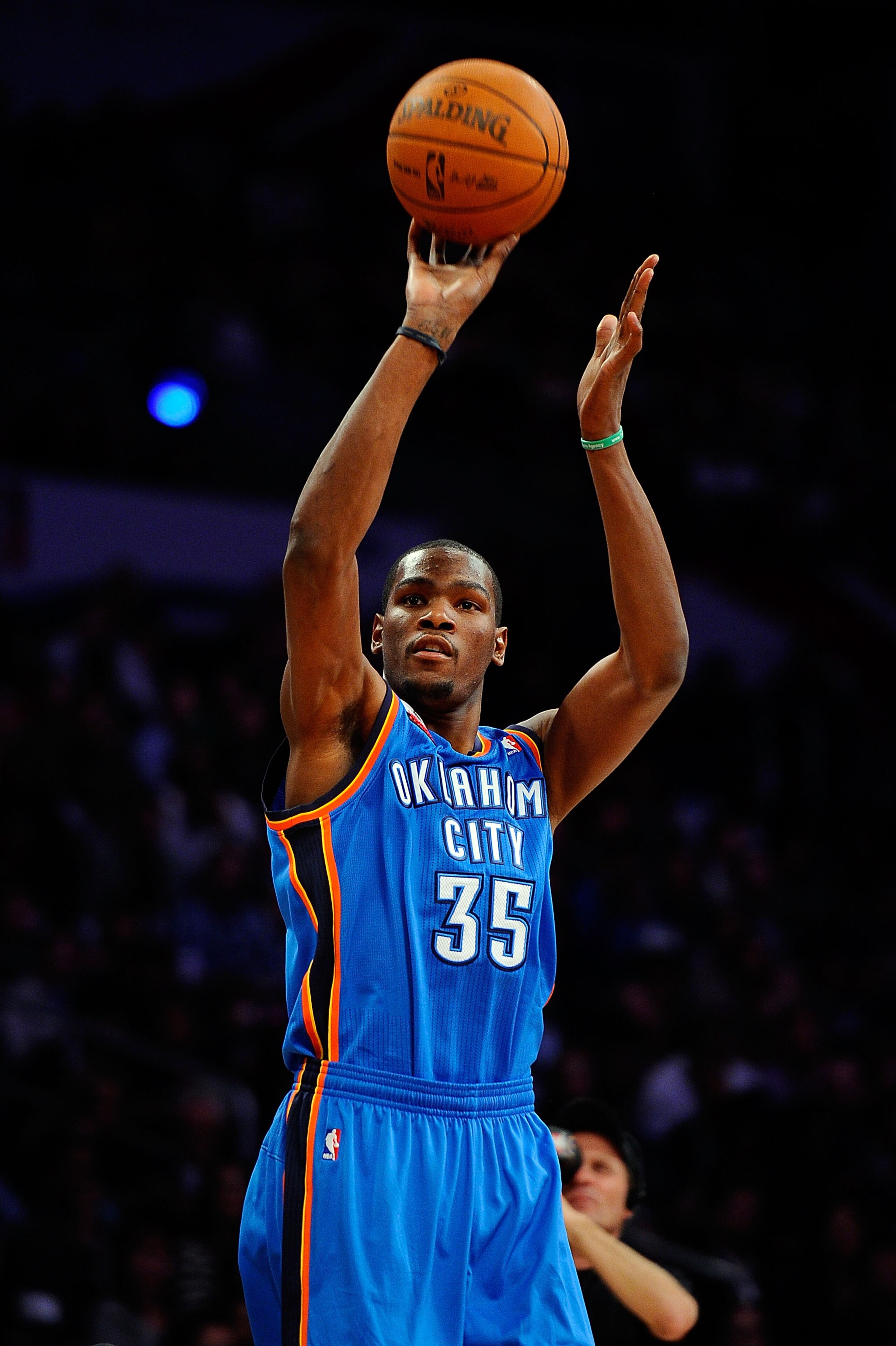 LOS ANGELES, CA - FEBRUARY 19:  Kevin Durant #35 of the Oklahoma City Thunder competes in the Foot Locker Three-Point Contest apart of NBA All-Star Saturday Night at Staples Center on February 19, 2011 in Los Angeles, California.  (Photo by Kevork Djansez