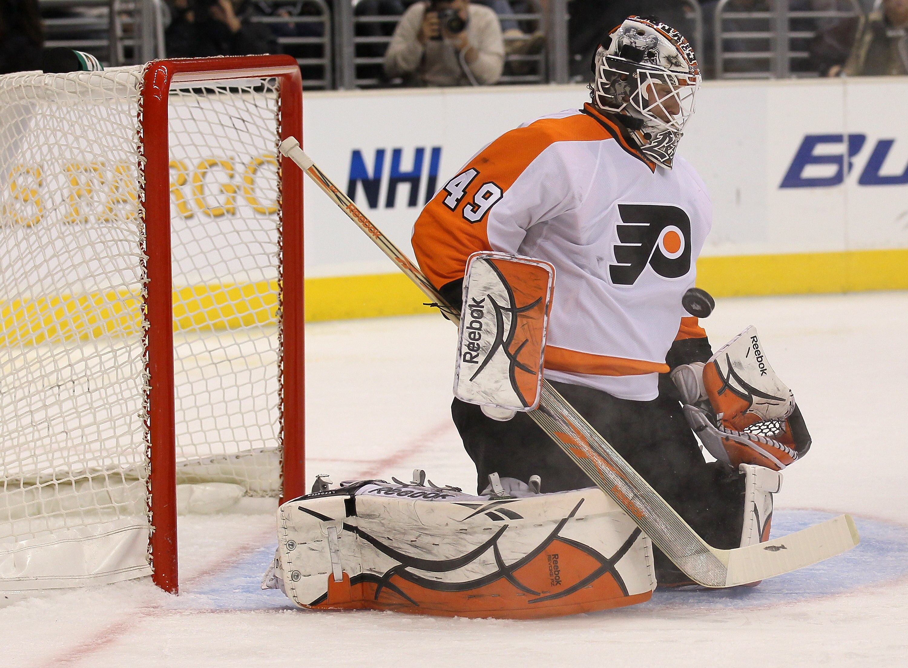 LOS ANGELES, CA - DECEMBER 30: Goaltender Michael Leighton #49 of the Philadelphia Flyers makes a save against the Los Angeles Kings at Staples Center on December 30, 2010 in Los Angeles, California.   (Photo by Stephen Dunn/Getty Images)