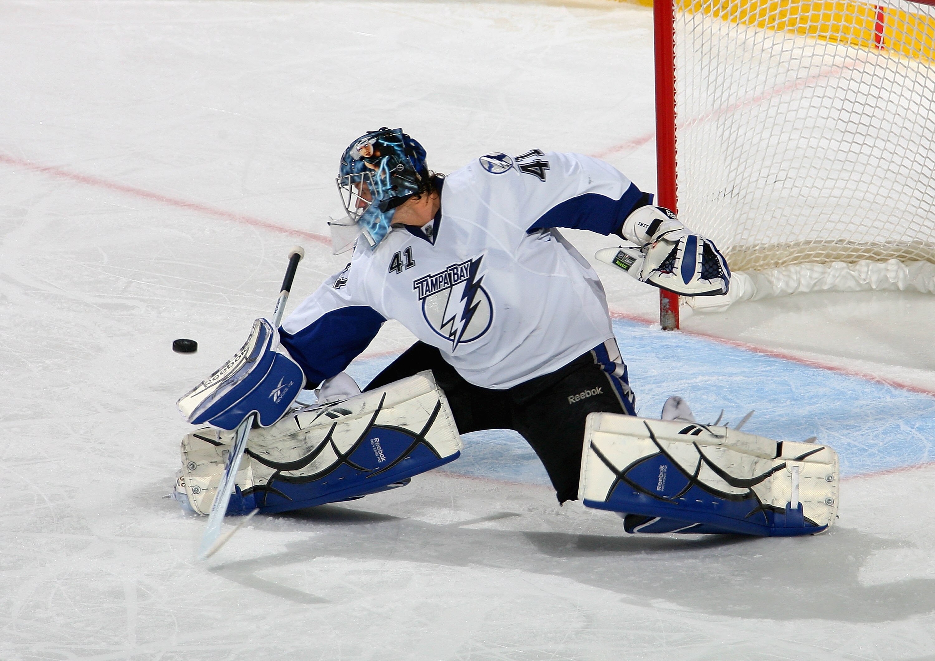 BUFFALO, NY - NOVEMBER 20:  Mike Smith #41 of the Tampa Bay Lightning plays against the Buffalo Sabres at HSBC Arena on November 20, 2010 in Buffalo, New York. Tampa Bay won 2-1. (Photo by Rick Stewart/Getty Images)