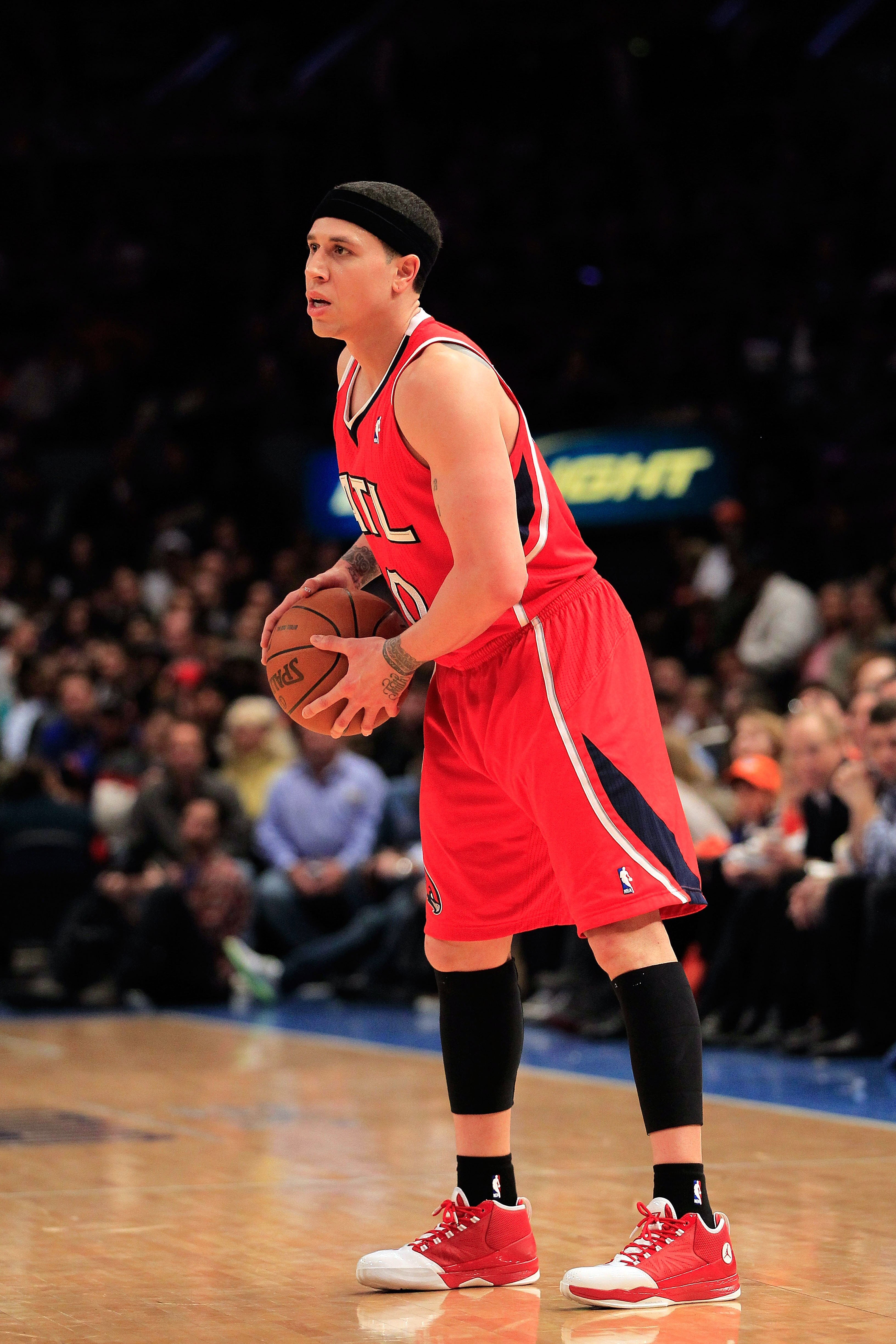 NEW YORK, NY - FEBRUARY 16:  Mike Bibby #10 of the Atlanta Hawks holds the ball on the court against the New York Knicks at Madison Square Garden on February 16, 2011 in New York City. NOTE TO USER: User expressly acknowledges and agrees that, by download