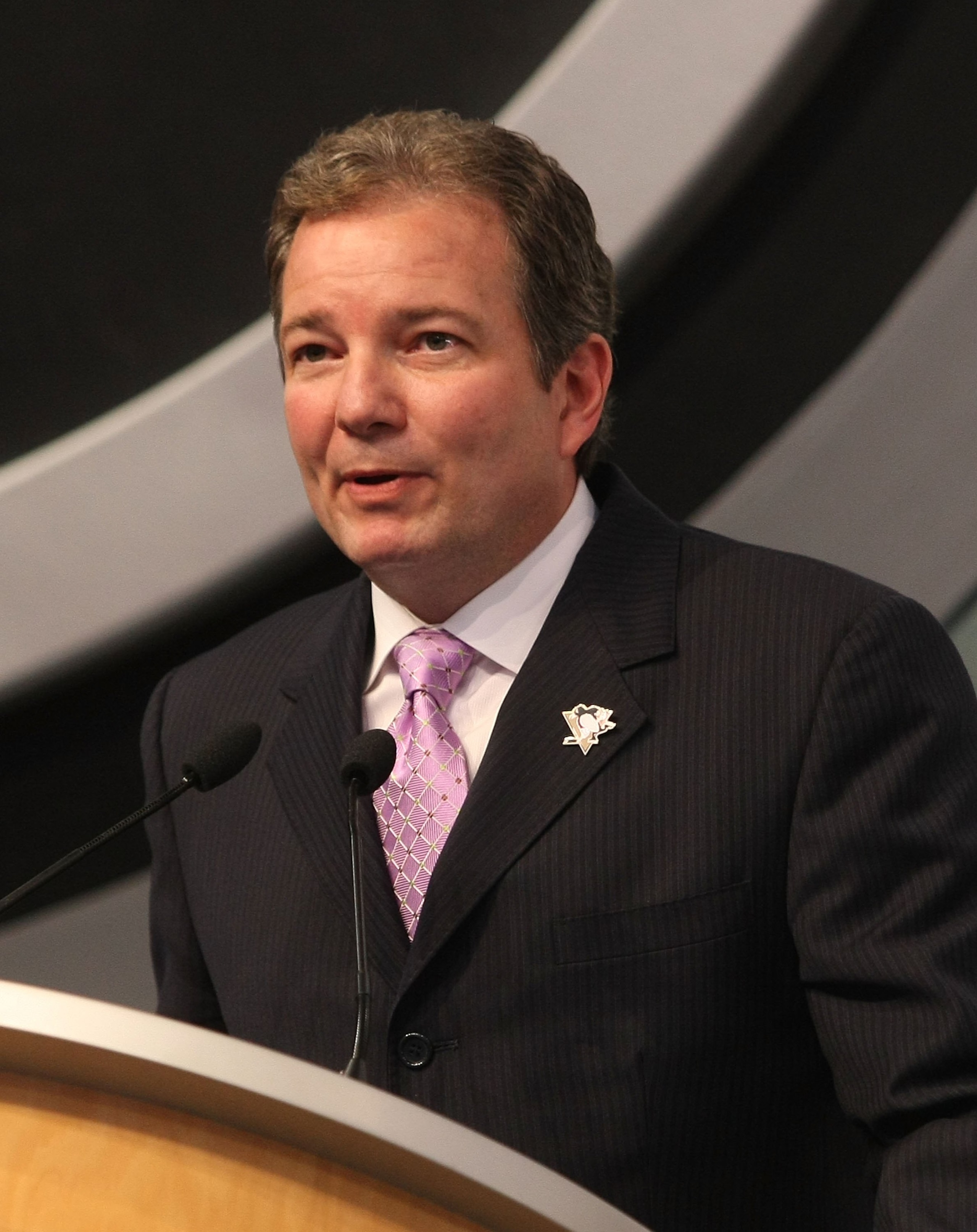 MONTREAL, QC - JUNE 26: Ray Shero of the Pittsburgh Penguins photographed during the first round of the 2009 NHL Entry Draft at the Bell Centre on June 26, 2009 in Montreal, Quebec, Canada.  (Photo by Bruce Bennett/Getty Images)