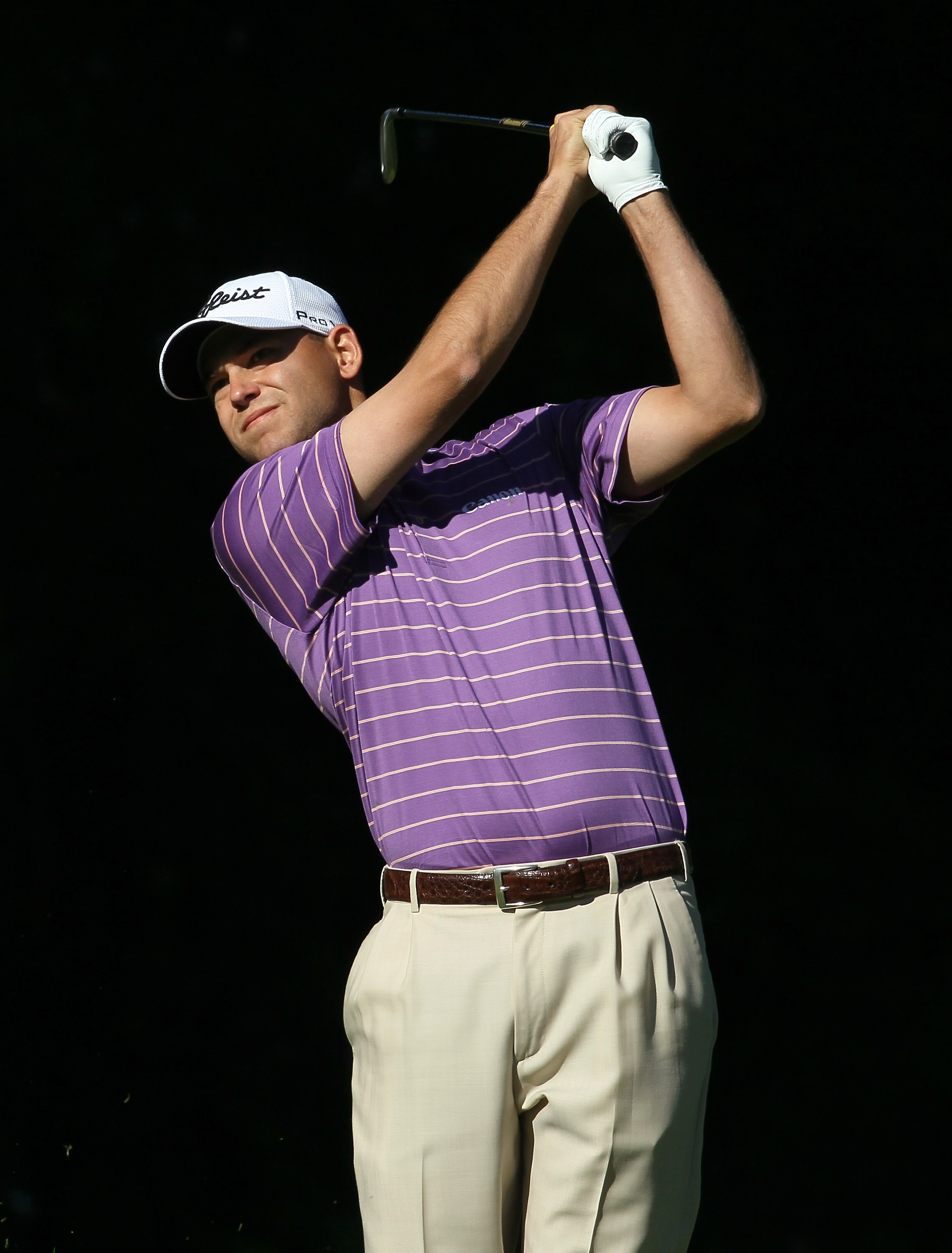 PACIFIC PALISADES, CA - FEBRUARY 20: Bill Haas hits his tee shot on the sixth hole during the final round of the Northern Trust Open at Riviera Country Club on February 20, 2011 in Pacific Palisades, California.  (Photo by Stephen Dunn/Getty Images)