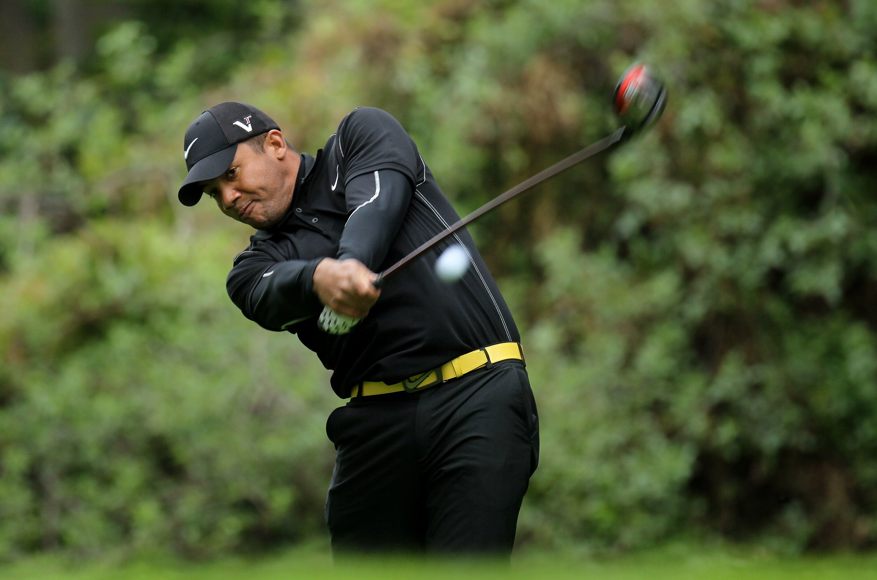 PACIFIC PALISADES, CA - FEBRUARY 18:  Jhonattan Vegas of Venezuela hits his tee shot on the 12th hole during round two of the Northern Trust Open at Riviera Country Club on February 18, 2011 in Pacific Palisades, California.  (Photo by Stephen Dunn/Getty 