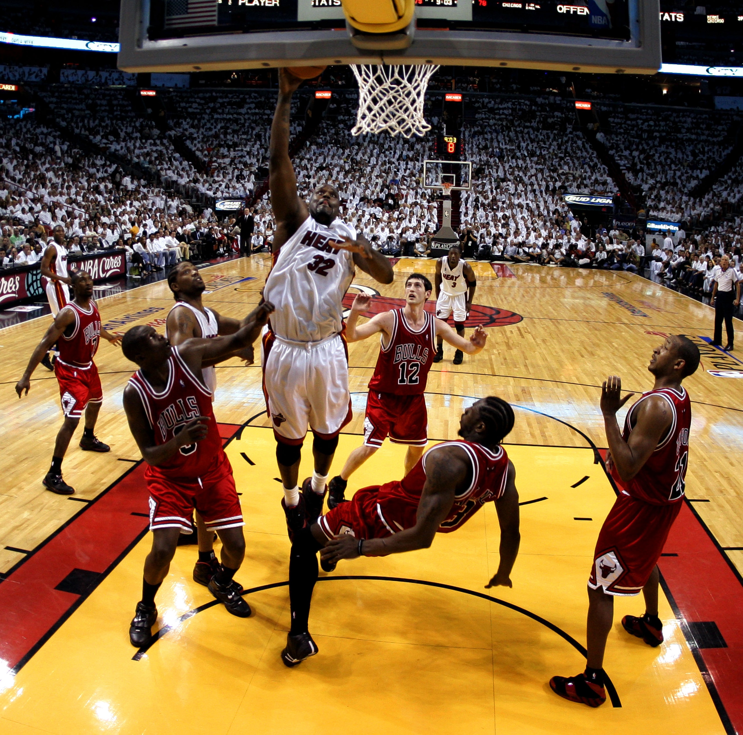 MIAMI - APRIL 27: Shaquille O'Neal #32 of the Miami Heat shoots over Ben Wallace #3 of the Chicago Bulls in Game Three of the Eastern Conference Quarterfinals during the 2007 NBA Playoffs at American Airlines Arena on April 27, 2007 in Miami, Florida. NOT MIAMI - APRIL 27: Shaquille O'Neal #32 of the Miami Heat shoots over Ben Wallace #3 of the Chicago Bulls in Game Three of the Eastern Conference Quarterfinals during the 2007 NBA Playoffs at American Airlines Arena on April 27, 2007 in Miami, Florida. NOT