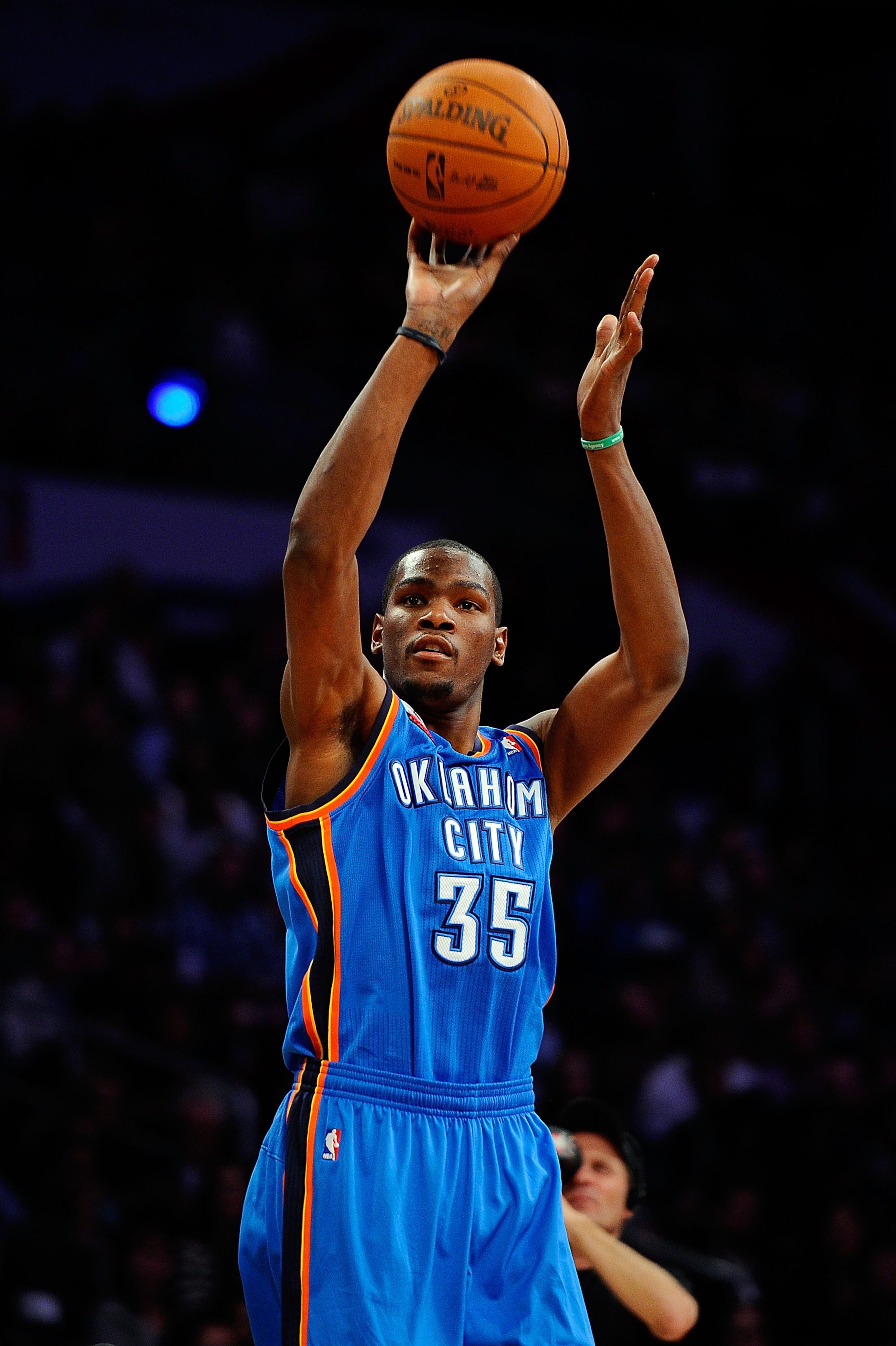 LOS ANGELES, CA - FEBRUARY 19:  Kevin Durant #35 of the Oklahoma City Thunder competes in the Foot Locker Three-Point Contest apart of NBA All-Star Saturday Night at Staples Center on February 19, 2011 in Los Angeles, California.  (Photo by Kevork Djansez