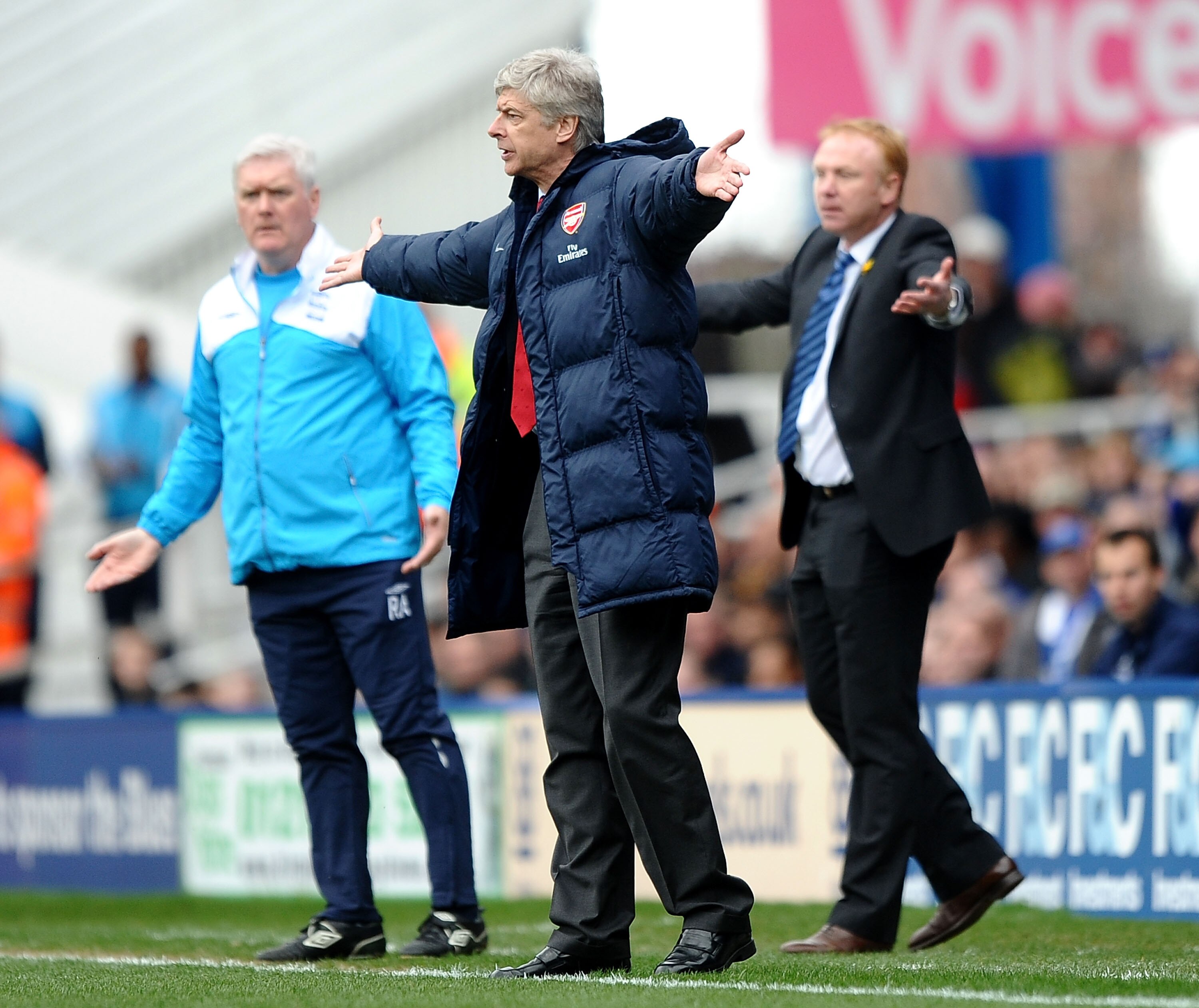 BIRMINGHAM, ENGLAND - MARCH 27:  Arsene Wenger of Arsenal makes his feelings known from the touchline in front of Alex McLeish of Birmingham City during the Barclays Premier League match between Birmingham City and Arsenal at St. Andrews Stadium on March