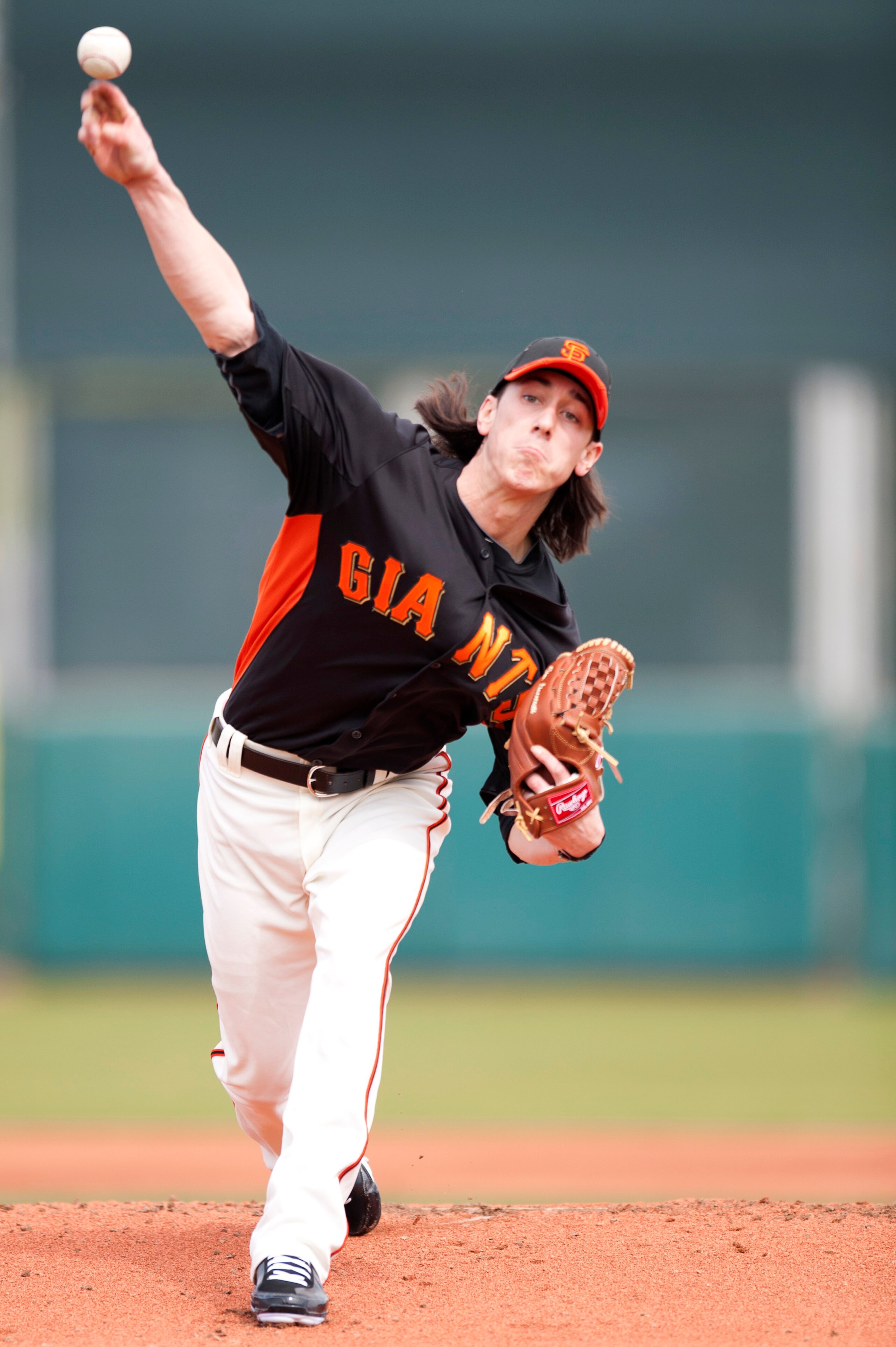 SCOTTSDALE, AZ - FEBRUARY 25: Tim Lincecum #55 of the San Francisco Giants pitches during a spring training game against the Arizona Diamondbacks at Scottsdale Stadium on February 25, 2011 in Scottsdale, Arizona. (Photo by Rob Tringali/Getty Images)