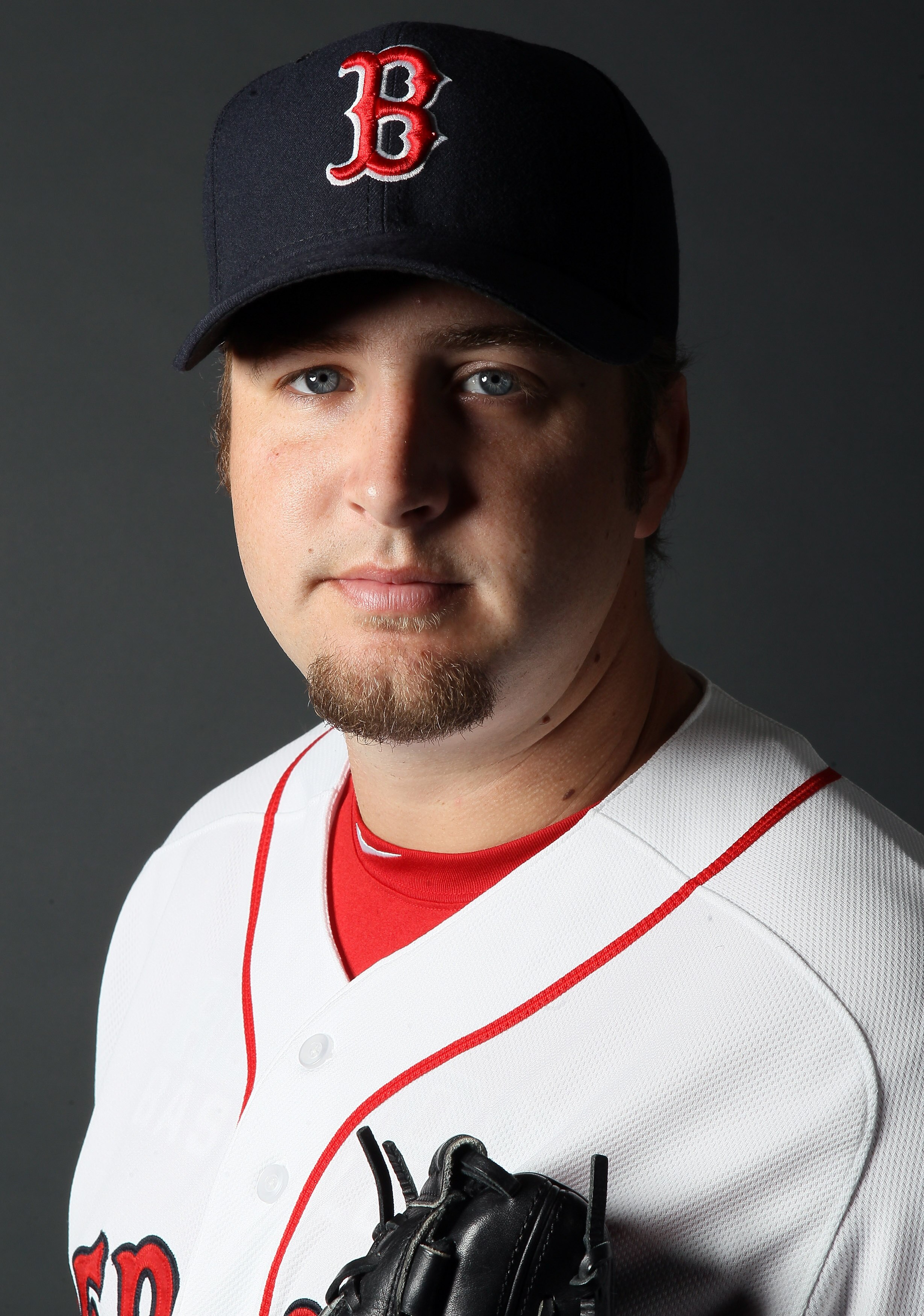 FT. MYERS, FL - FEBRUARY 20:  Matt Albers #32 of the Boston Red Sox poses for a portrait during the Boston Red Sox Photo Day on February 20, 2011 at the Boston Red Sox Player Development Complex in Ft. Myers, Florida  (Photo by Elsa/Getty Images)