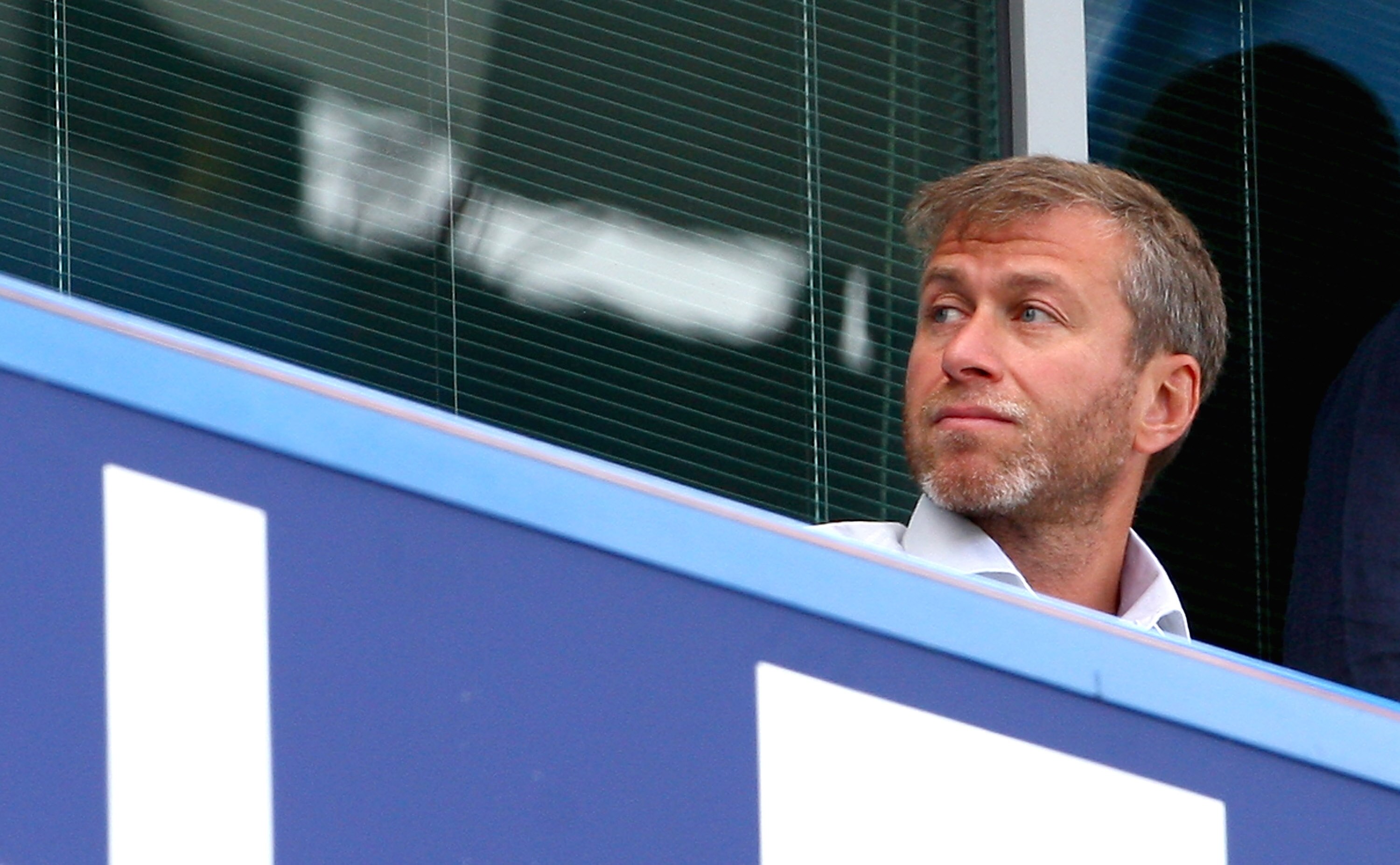 LONDON, ENGLAND - AUGUST 29:  Chelsea owner Roman Abramovich ahead of the Barclays Premier League match between Chelsea and Burnley at Stamford Bridge on August 29, 2009 in London, England.  (Photo by Phil Cole/Getty Images)