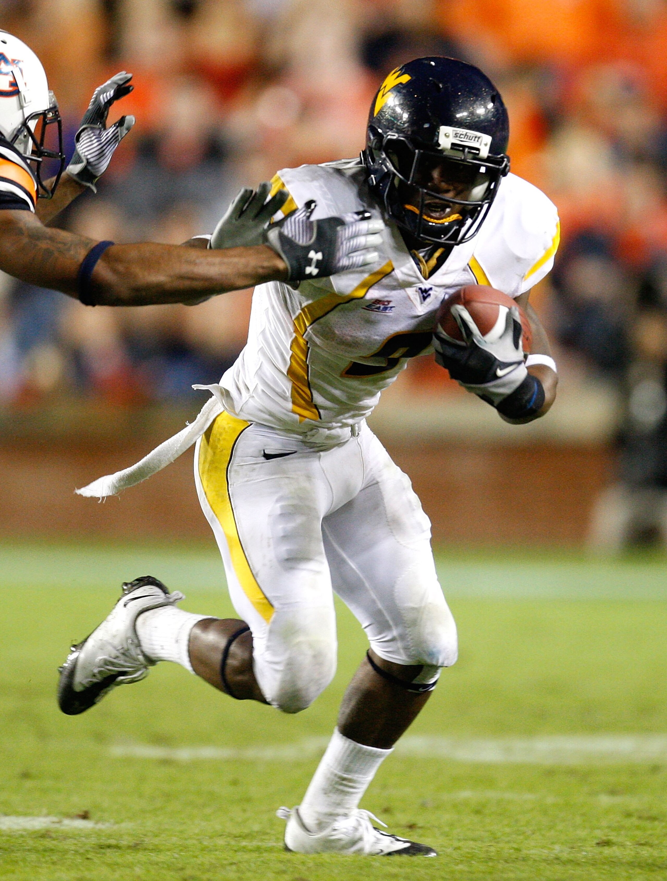 AUBURN, AL - SEPTEMBER 19:  Jock Sanders #9 of the West Virginia Mountaineers against the Auburn Tigers at Jordan-Hare Stadium on September 19, 2009 in Auburn, Alabama.  (Photo by Kevin C. Cox/Getty Images)