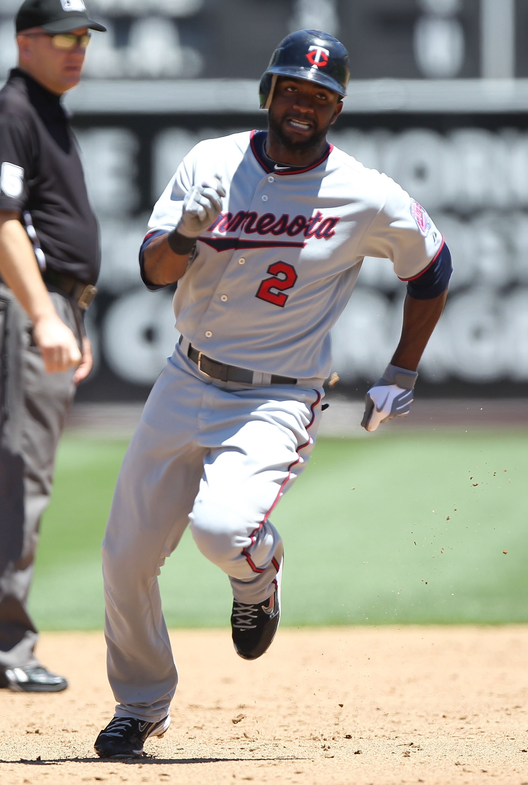 OAKLAND, CA - JUNE 06:  Denard Span #2 of the Minnesota Twins in action against the Oakland Athletics during an MLB game at the Oakland-Alameda County Coliseum on June 6, 2010 in Oakland, California.  (Photo by Jed Jacobsohn/Getty Images)