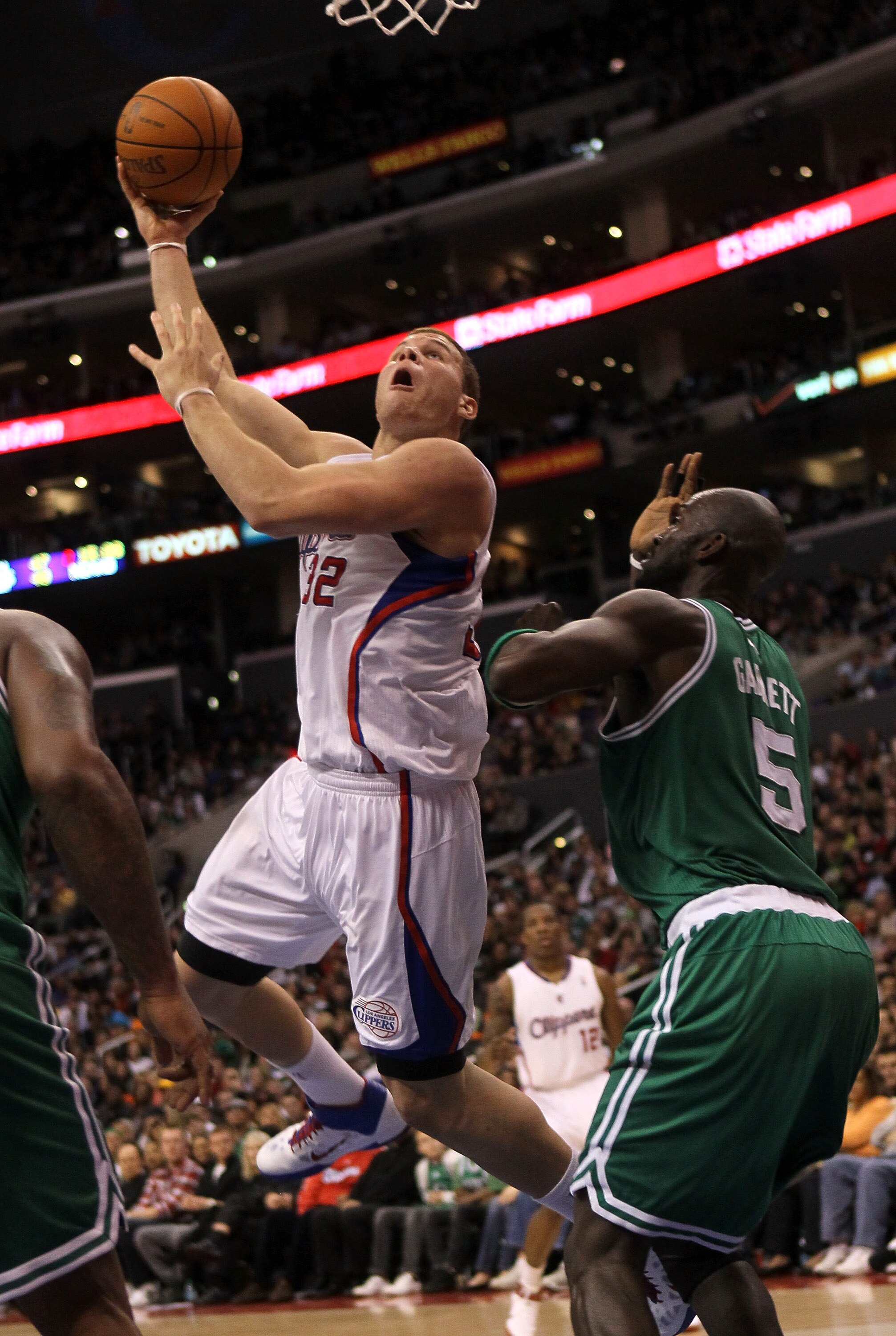 LOS ANGELES, CA - FEBRUARY 26: Blake Griffin #32 of the Los Angeles Clippers shoots over Kevin Garnett #5 of the Boston Celtics at Staples Center on February 26, 2011 in Los Angeles, California. The Celtics won 99-92. NOTE TO USER: User expressly ackno LOS ANGELES, CA - FEBRUARY 26: Blake Griffin #32 of the Los Angeles Clippers shoots over Kevin Garnett #5 of the Boston Celtics at Staples Center on February 26, 2011 in Los Angeles, California. The Celtics won 99-92. NOTE TO USER: User expressly ackno