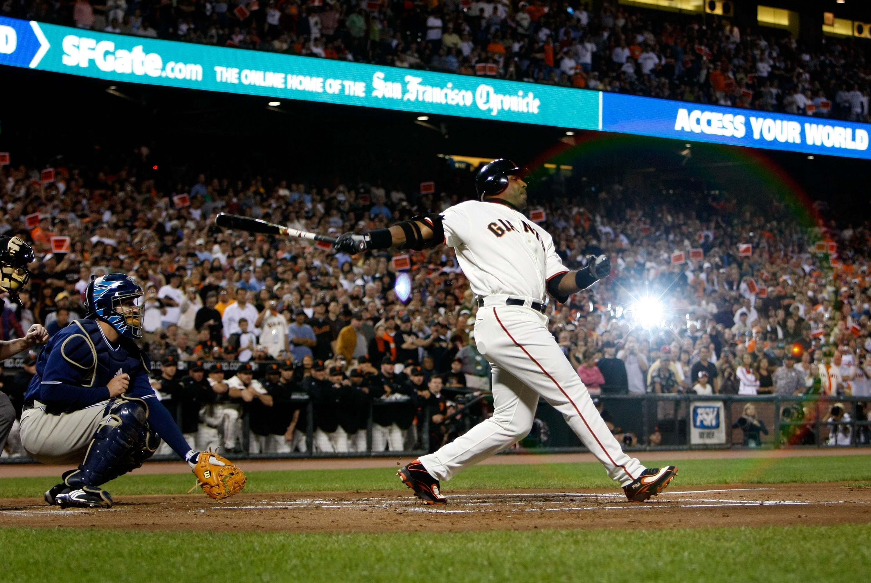 SAN FRANCISCO - SEPTEMBER 26:  Barry Bonds #25 of the San Francisco Giants swings at a pitch during the first inning against the San Diego Padres September 26, 2007 at AT&T Park in San Francisco, California. Tonight will be the final home game for Bonds a