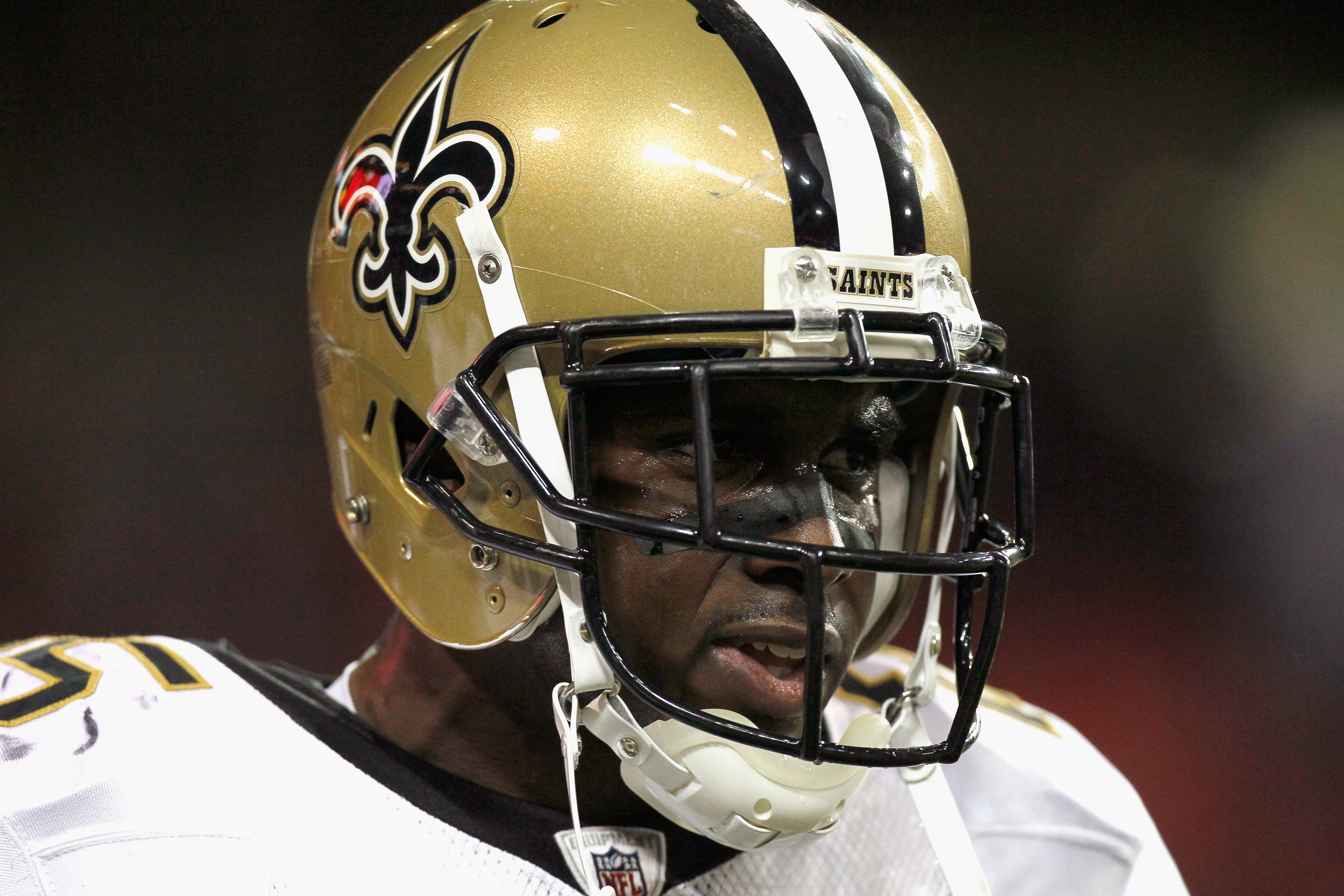ATLANTA, GA - DECEMBER 27:  Reggie Bush #25 of the New Orleans Saints against the Atlanta Falcons at Georgia Dome on December 27, 2010 in Atlanta, Georgia.  (Photo by Kevin C. Cox/Getty Images)
