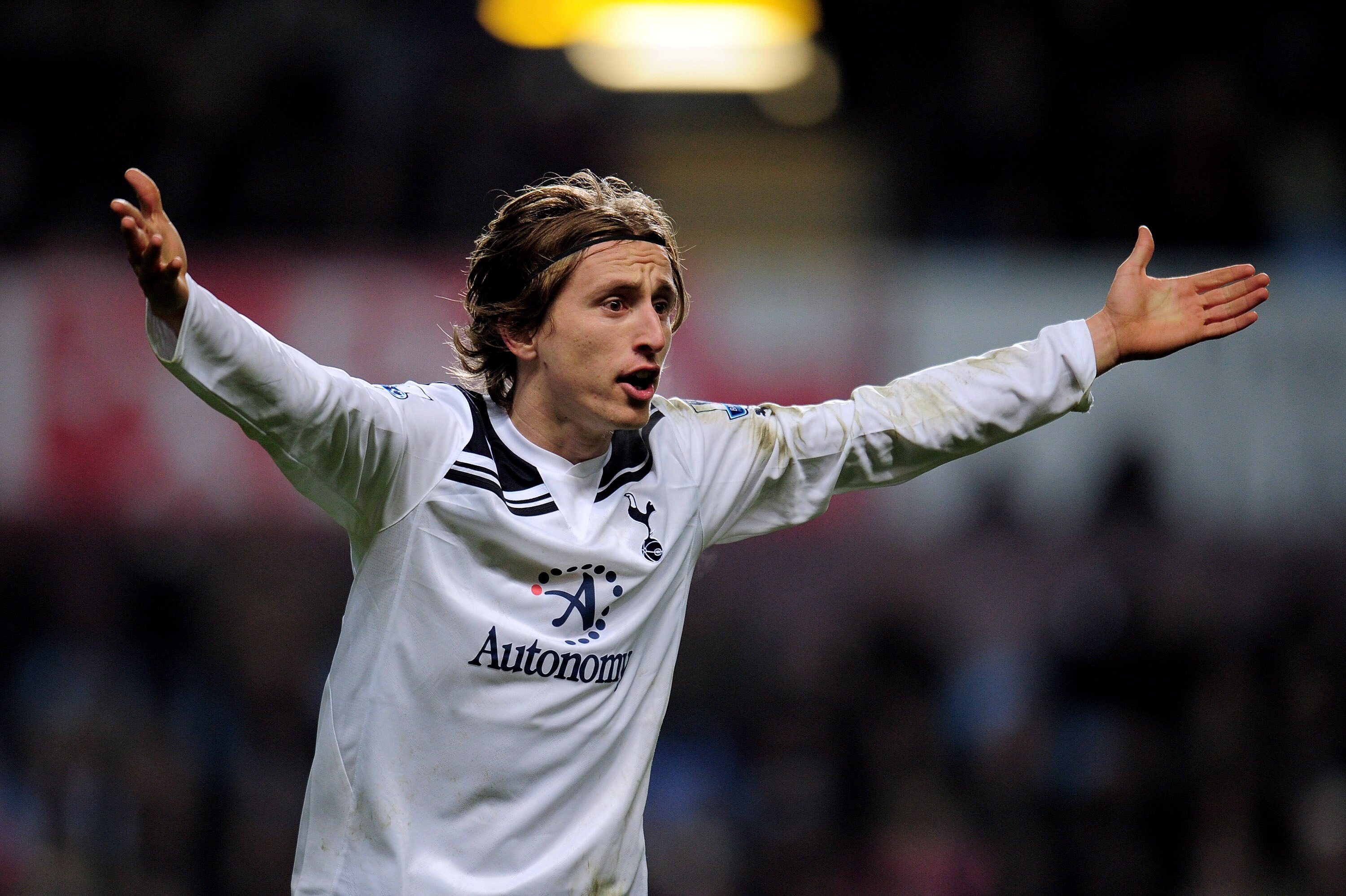 BIRMINGHAM, ENGLAND - DECEMBER 26:  Luka Modric of Tottenham reacts during the Barclays Premier League match between Aston Villa and Tottenham Hotspur at Villa Park on December 26, 2010 in Birmingham, England.  (Photo by Shaun Botterill/Getty Images)