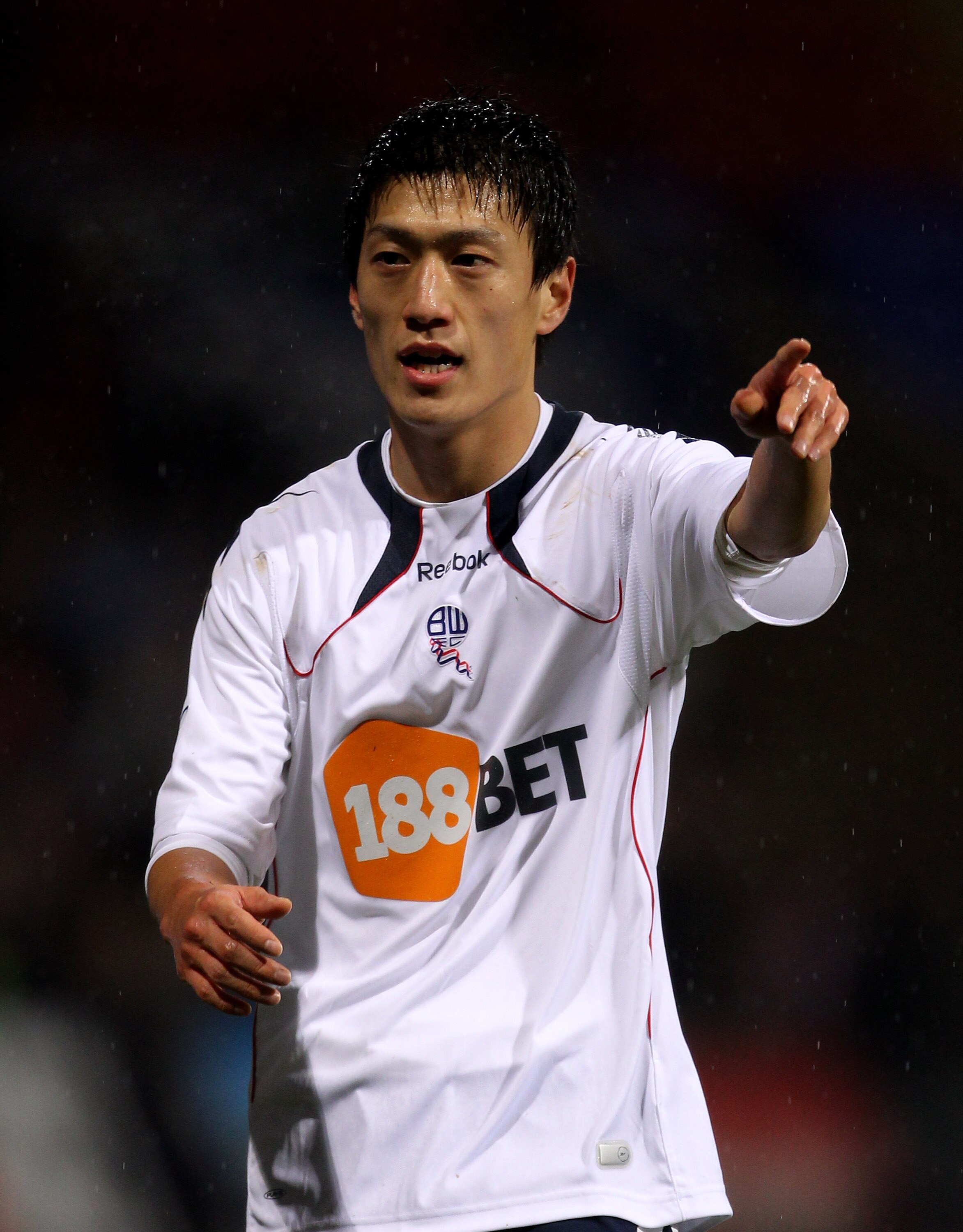 BOLTON, ENGLAND - FEBRUARY 13:  Chung-Yong Lee of Bolton Wanderers gestures during the Barclays Premier League match between Bolton Wanderers and Everton at the Reebok Stadium on February 13, 2011 in Bolton, England.  (Photo by Alex Livesey/Getty Images)
