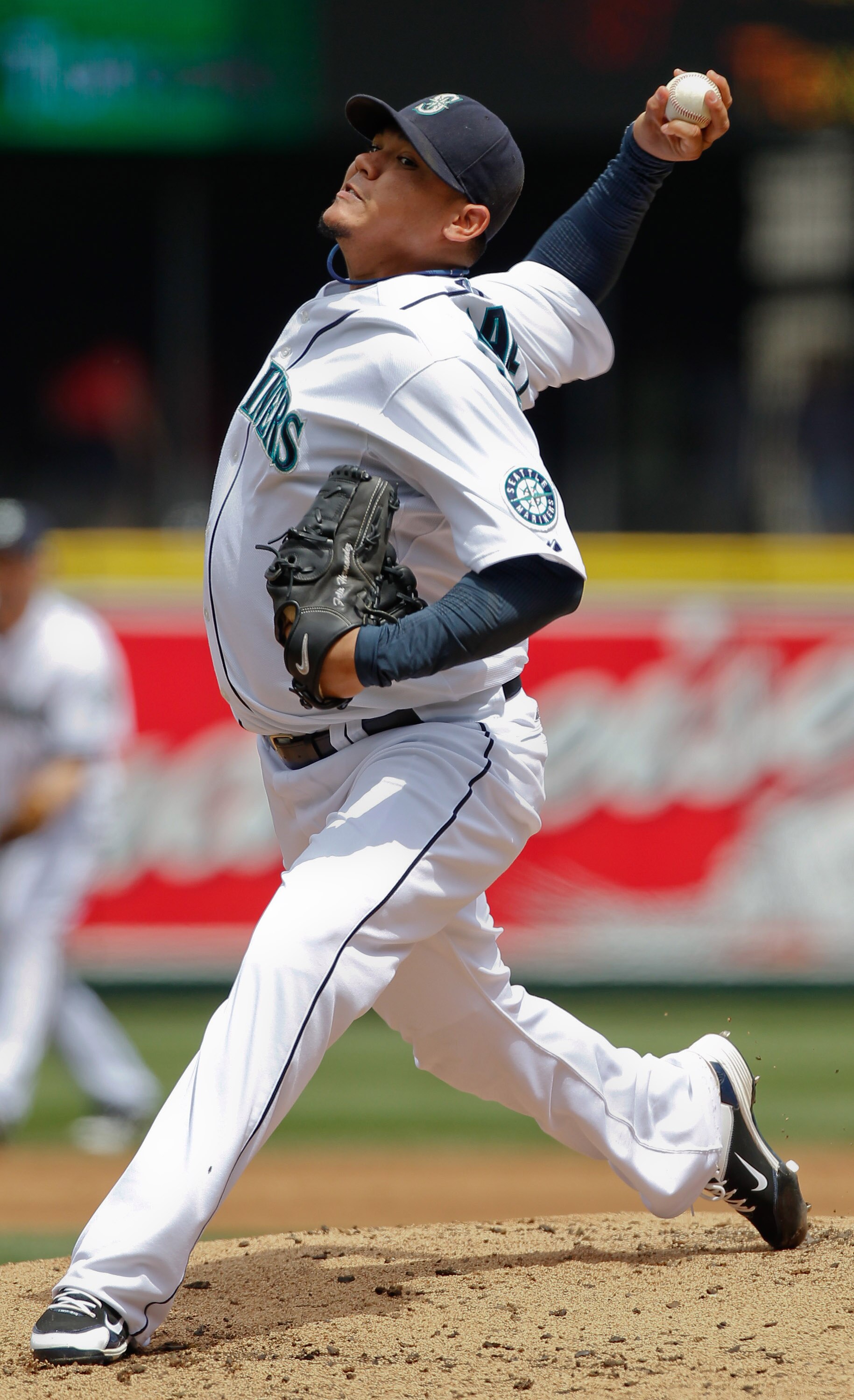 SEATTLE - JUNE 24: Starting pitcher Felix Hernandez #34 of the Seattle Mariners pitches against the Chicago Cubs at Safeco Field on June 24, 2010 in Seattle, Washington. (Photo by Otto Greule Jr/Getty Images)