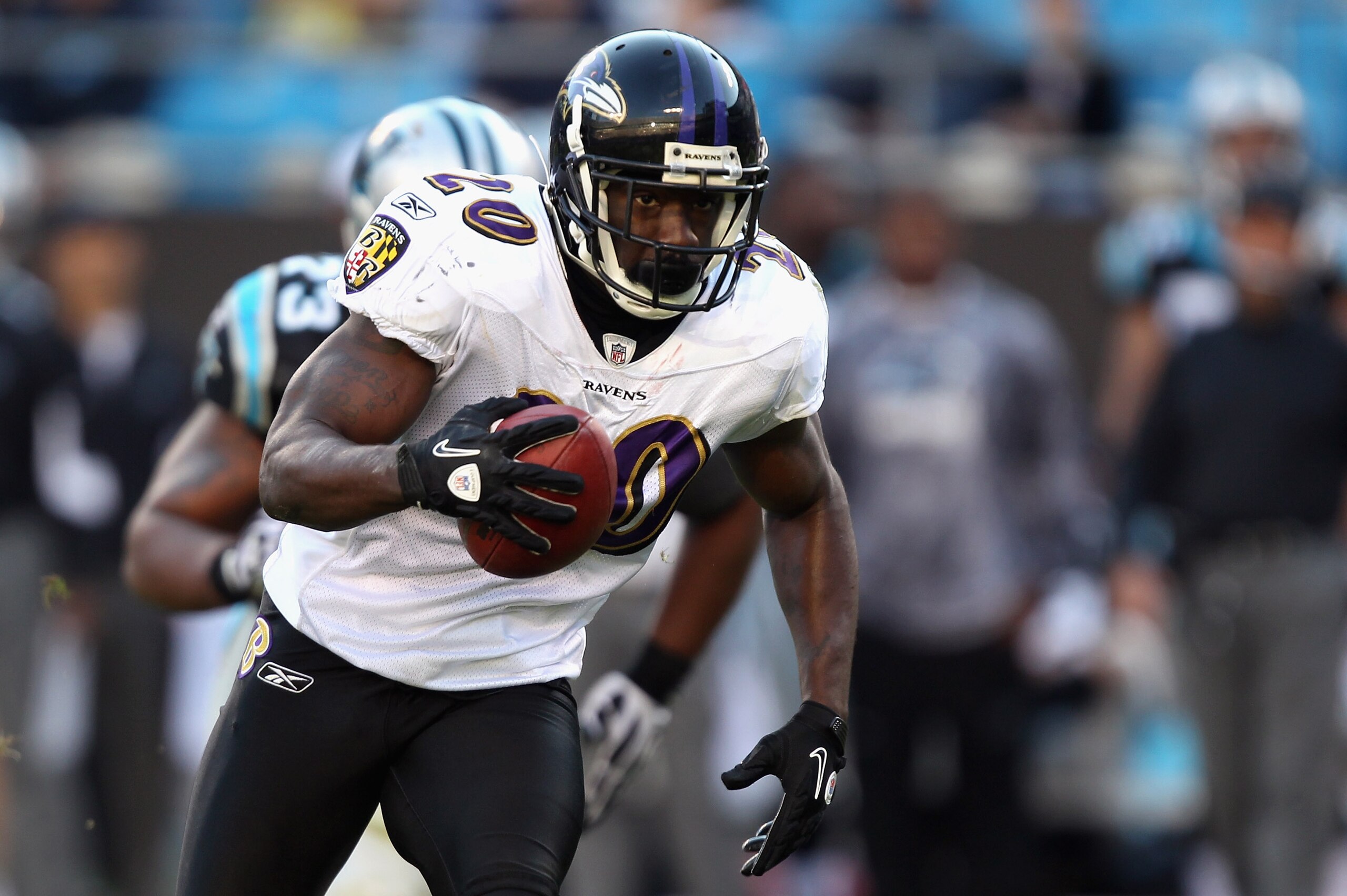 CHARLOTTE, NC - NOVEMBER 21:  Ed Reed #20 of the Baltimore Ravens against the Carolina Panthers at Bank of America Stadium on November 21, 2010 in Charlotte, North Carolina.  (Photo by Streeter Lecka/Getty Images)