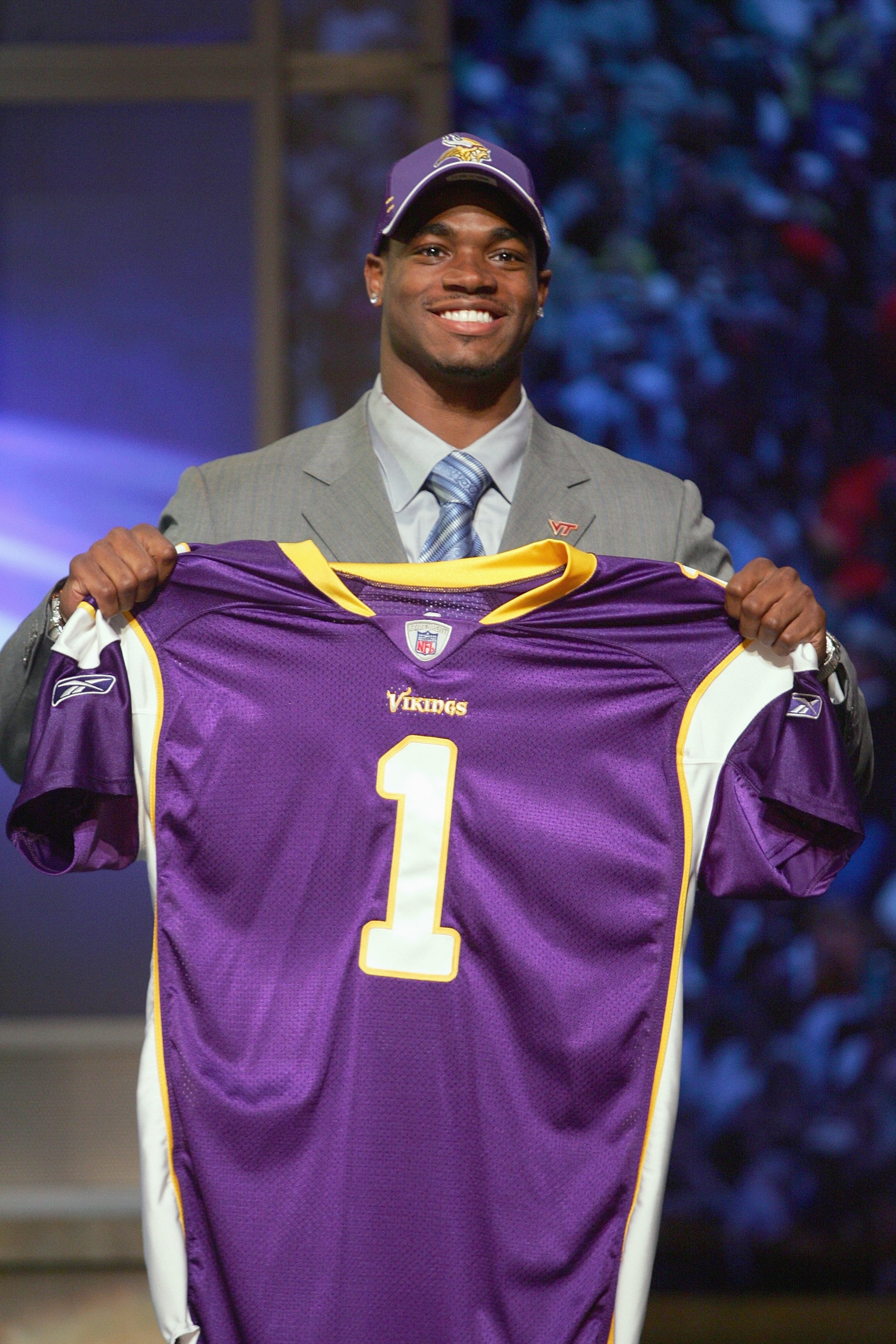 NEW YORK - APRIL 28:  Running back Adrian Peterson of Oklahoma poses for a photo after being drafted by the Minnesota Vikings during the 2007 NFL Draft on April 28, 2007 at Radio City Music Hall in New York, New York. (Photo by