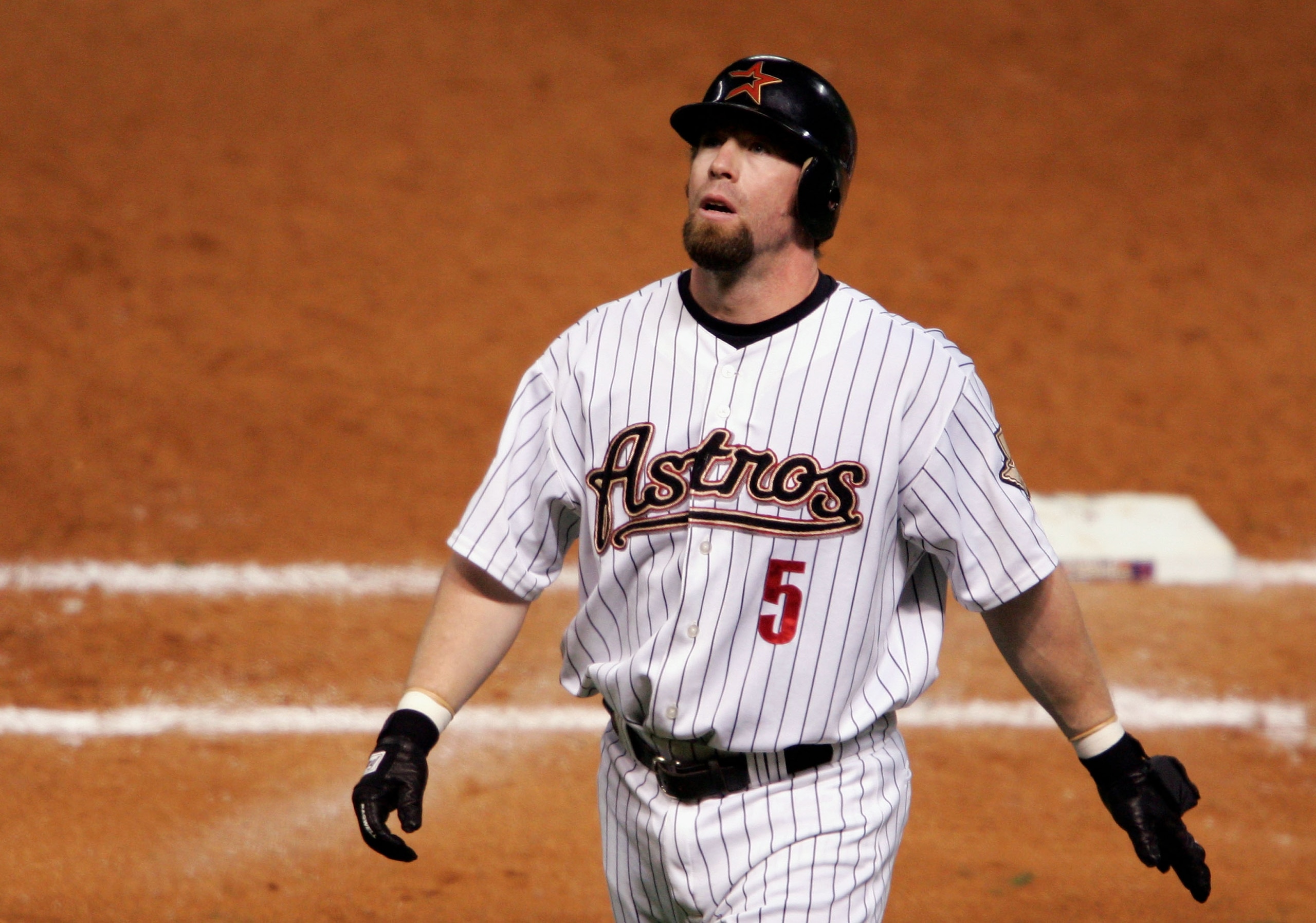 HOUSTON - OCTOBER 25: Pinch hitter Jeff Bagwell #5 of the Houston Astros reacts after poping out to the Chicago White Sox during the seventh inning of Game Three of the 2005 Major League Baseball World Series at Minute Maid Park on October 25, 2005 in Ho HOUSTON - OCTOBER 25: Pinch hitter Jeff Bagwell #5 of the Houston Astros reacts after poping out to the Chicago White Sox during the seventh inning of Game Three of the 2005 Major League Baseball World Series at Minute Maid Park on October 25, 2005 in Ho